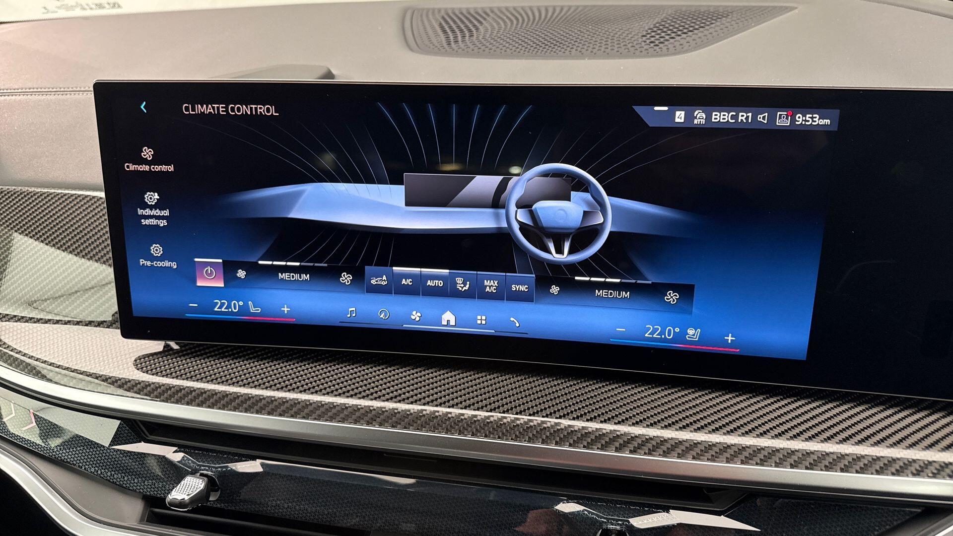 BMW X7 view 27