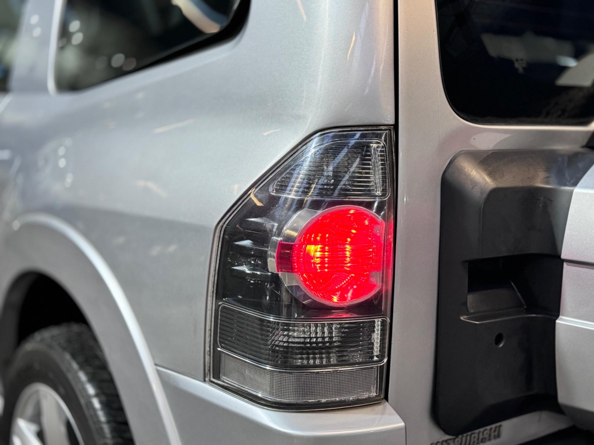 Mitsubishi Shogun view 76