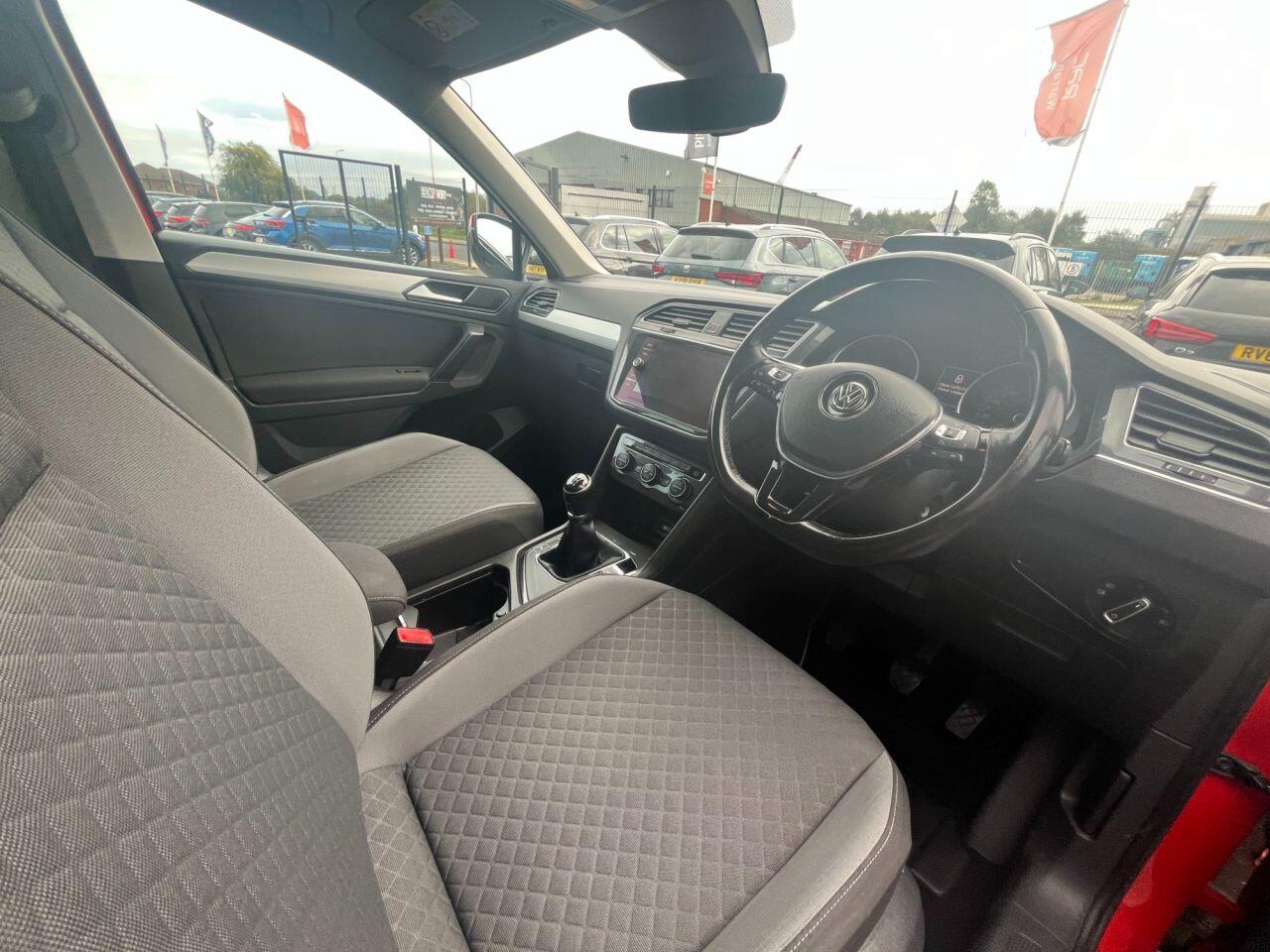 Volkswagen Tiguan view 11