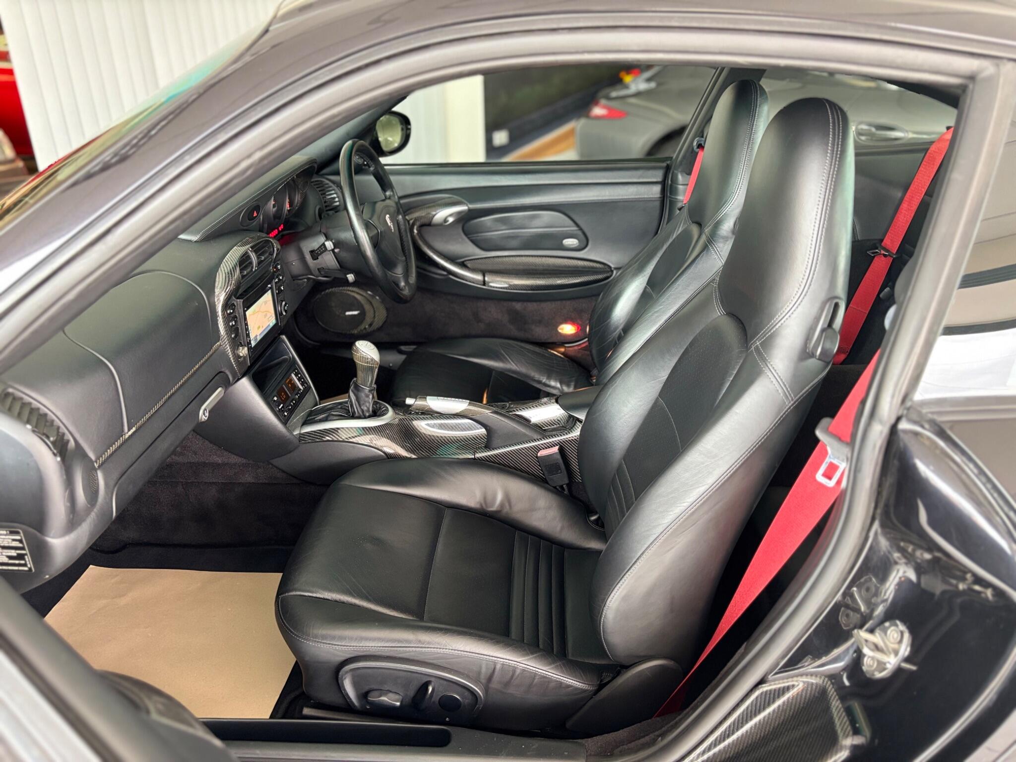 Porsche 911 view 46