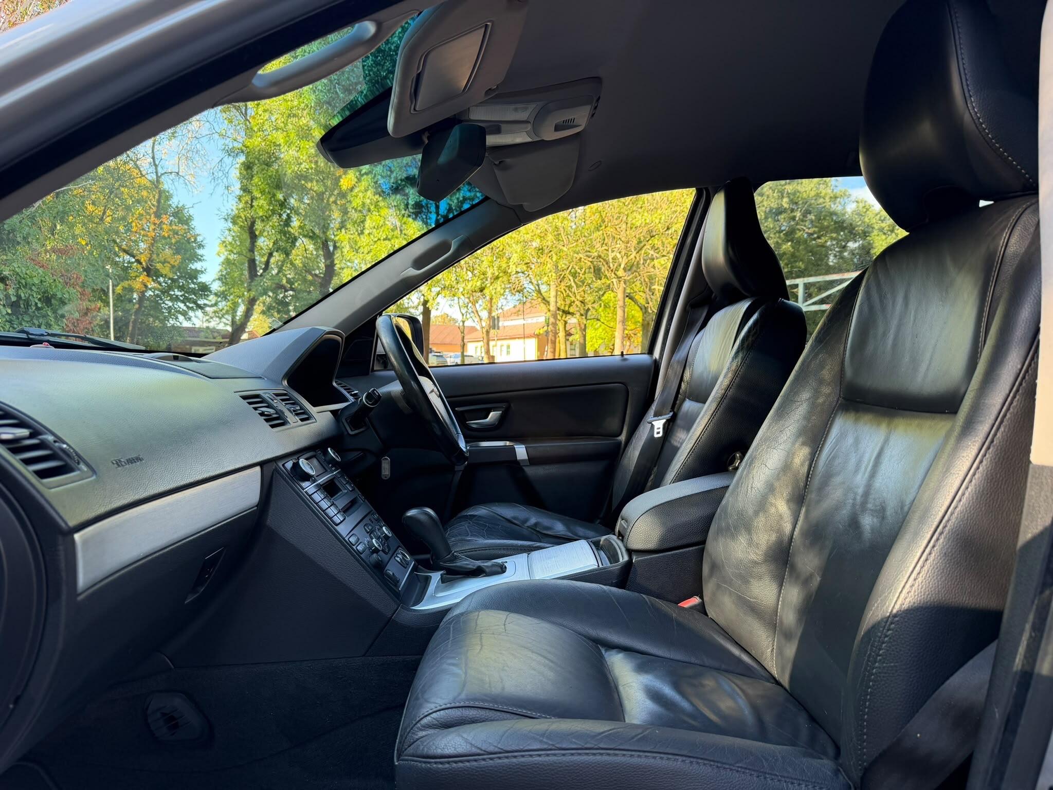 Volvo XC90 view 16
