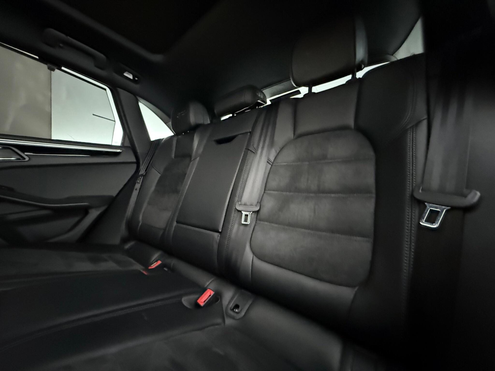 Porsche Macan view 51