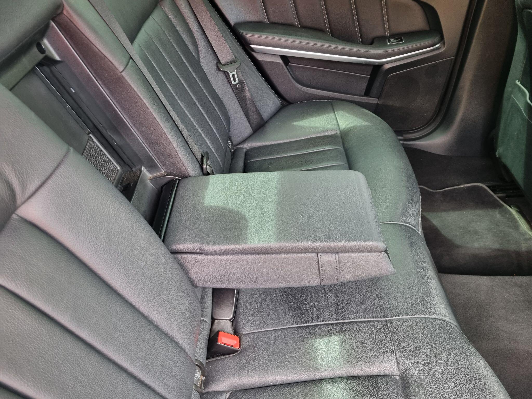 Mercedes-Benz E Class view 38