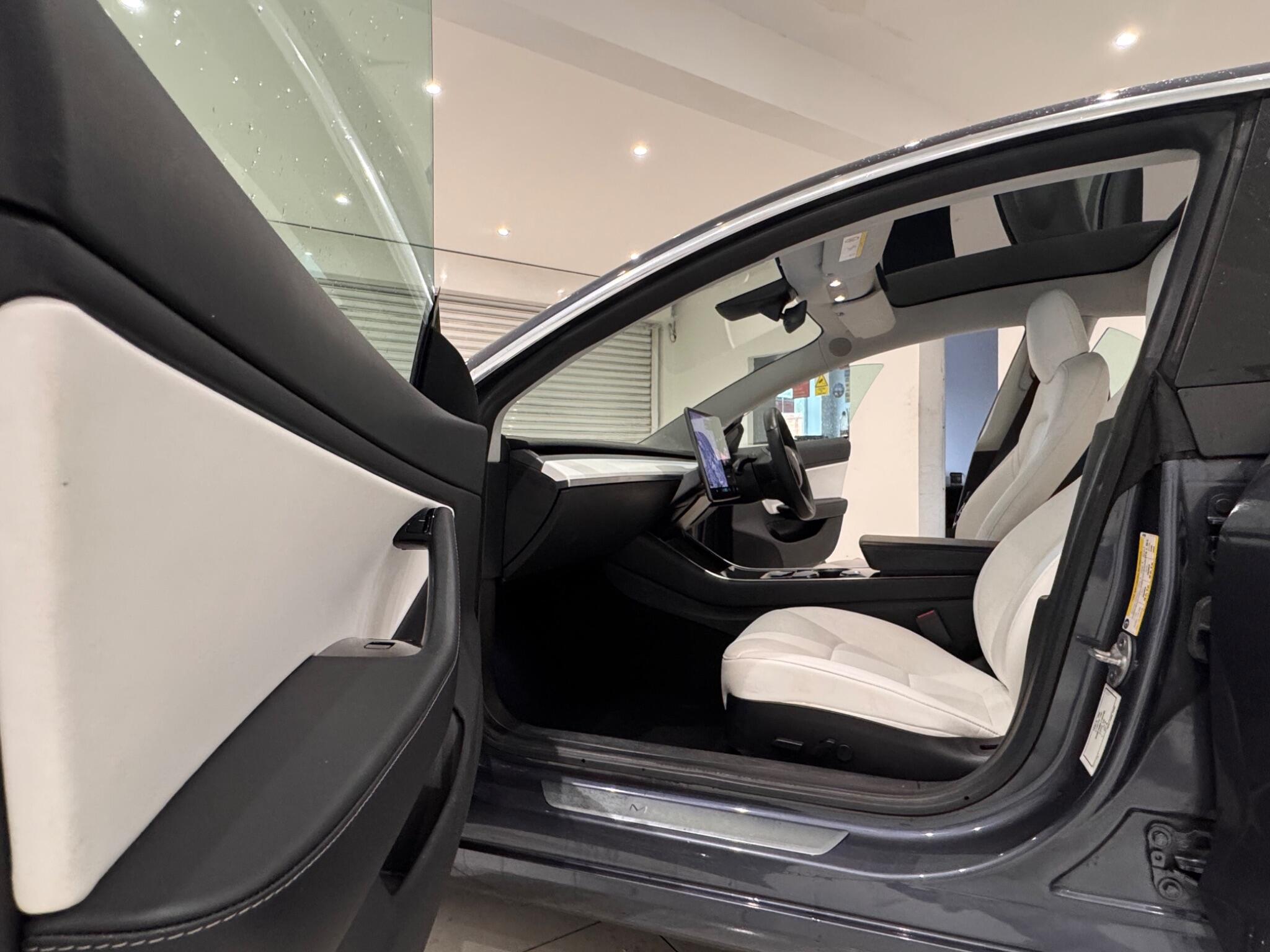Tesla Model 3 view 9