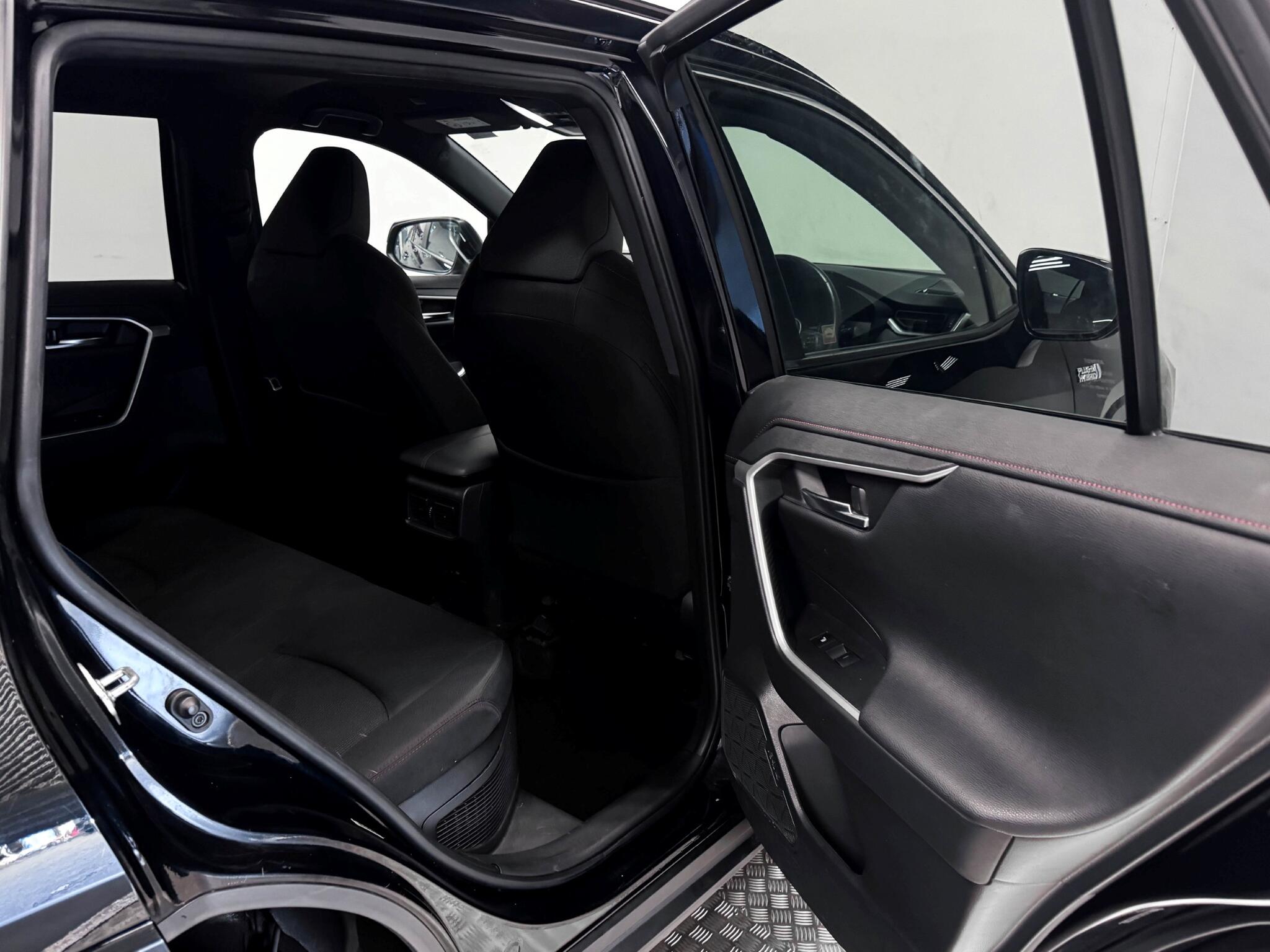 Toyota Rav4 view 9
