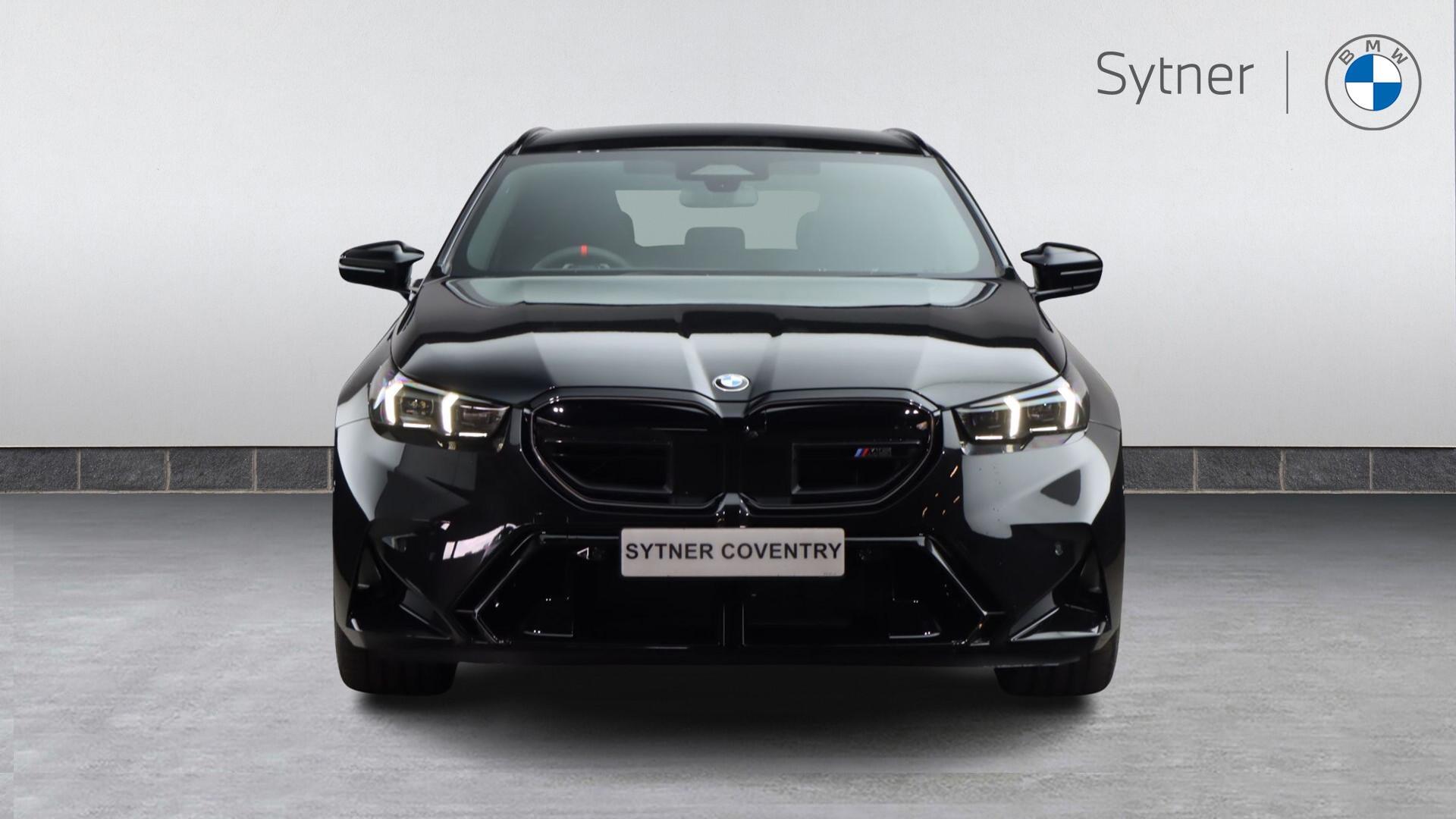 BMW M5 view 2