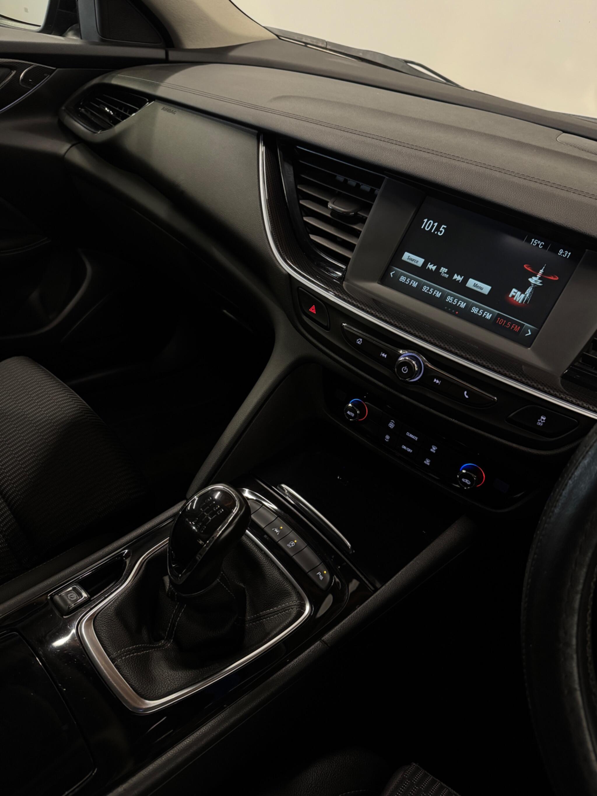 Vauxhall Insignia view 16