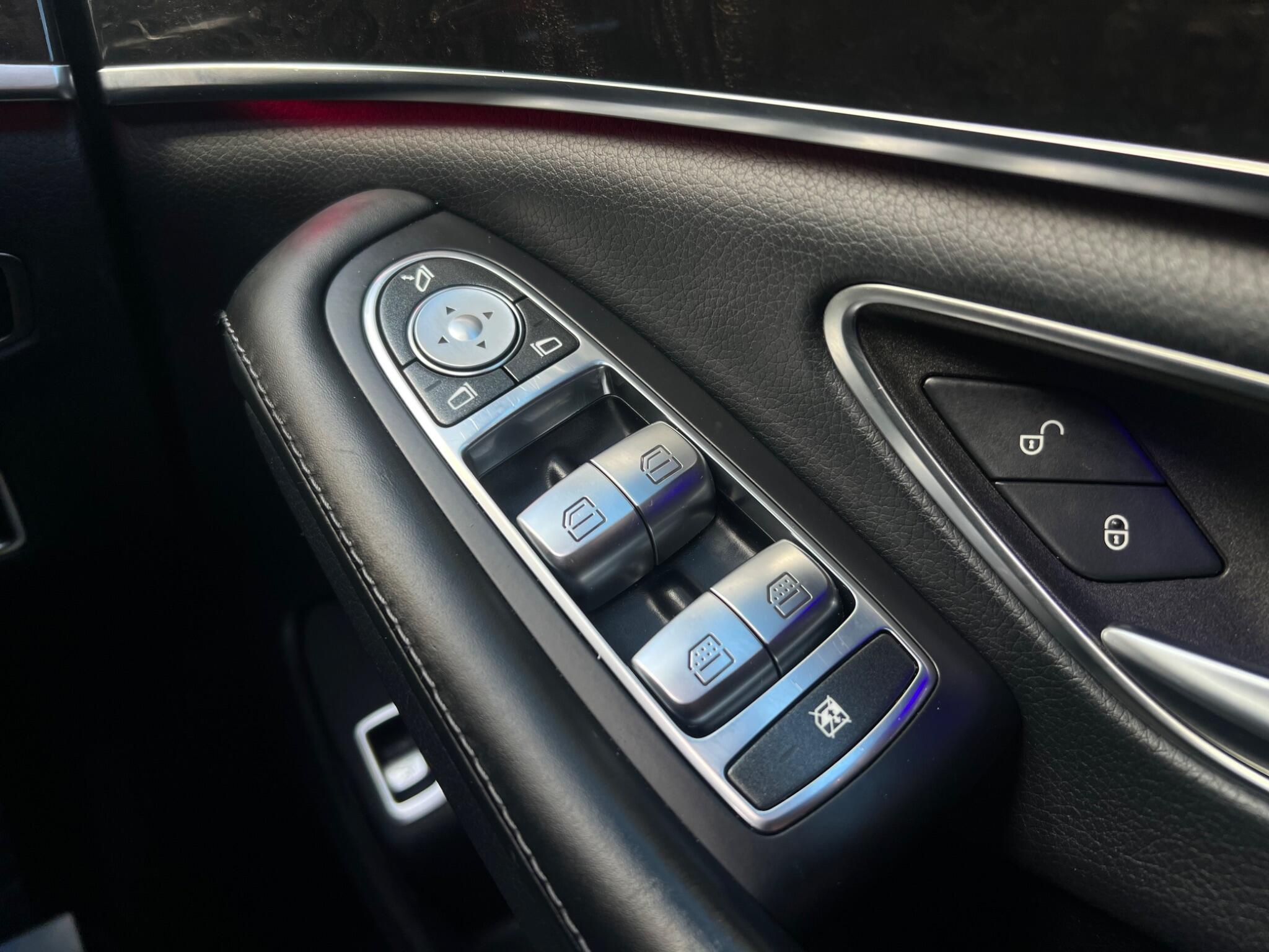 Mercedes-Benz S-Class view 45