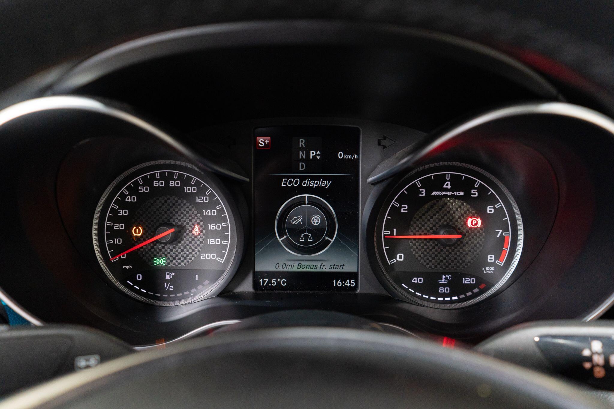 Mercedes-Benz C-Class view 30
