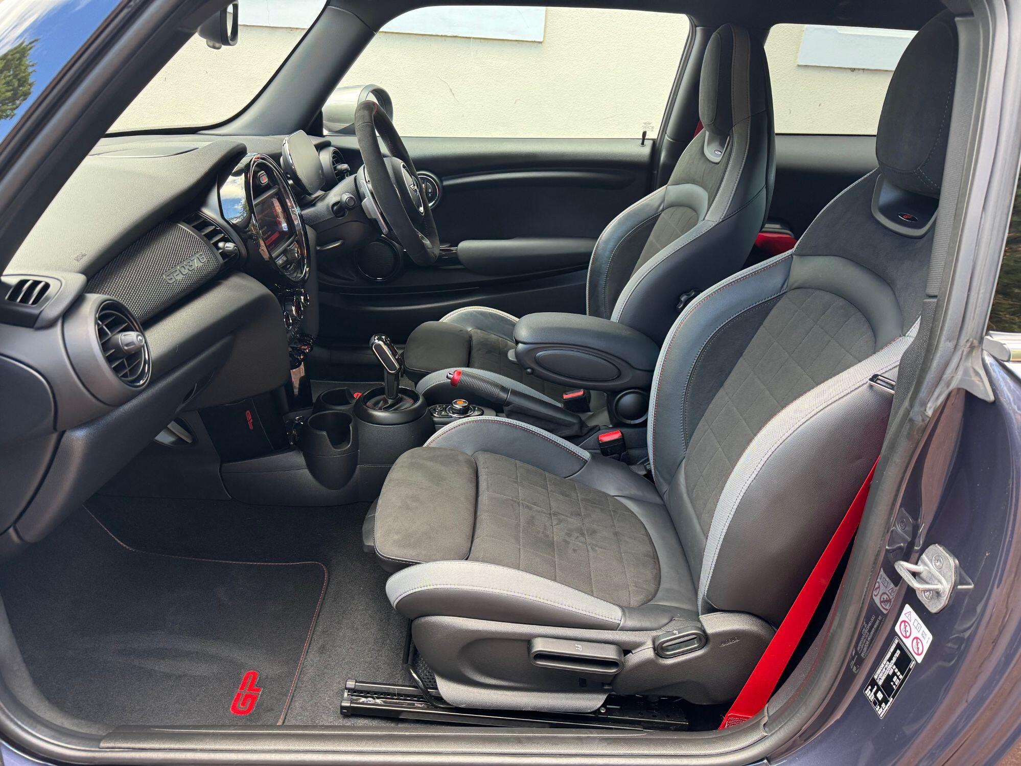 Mini Cooper view 18