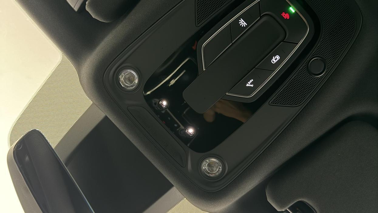 Audi Q7 view 34
