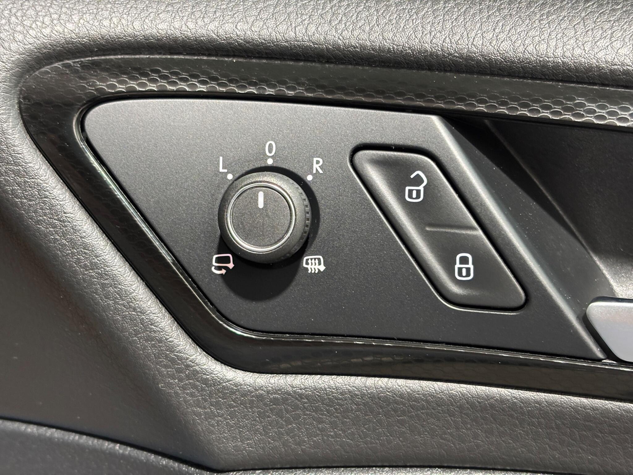 Volkswagen Golf view 22