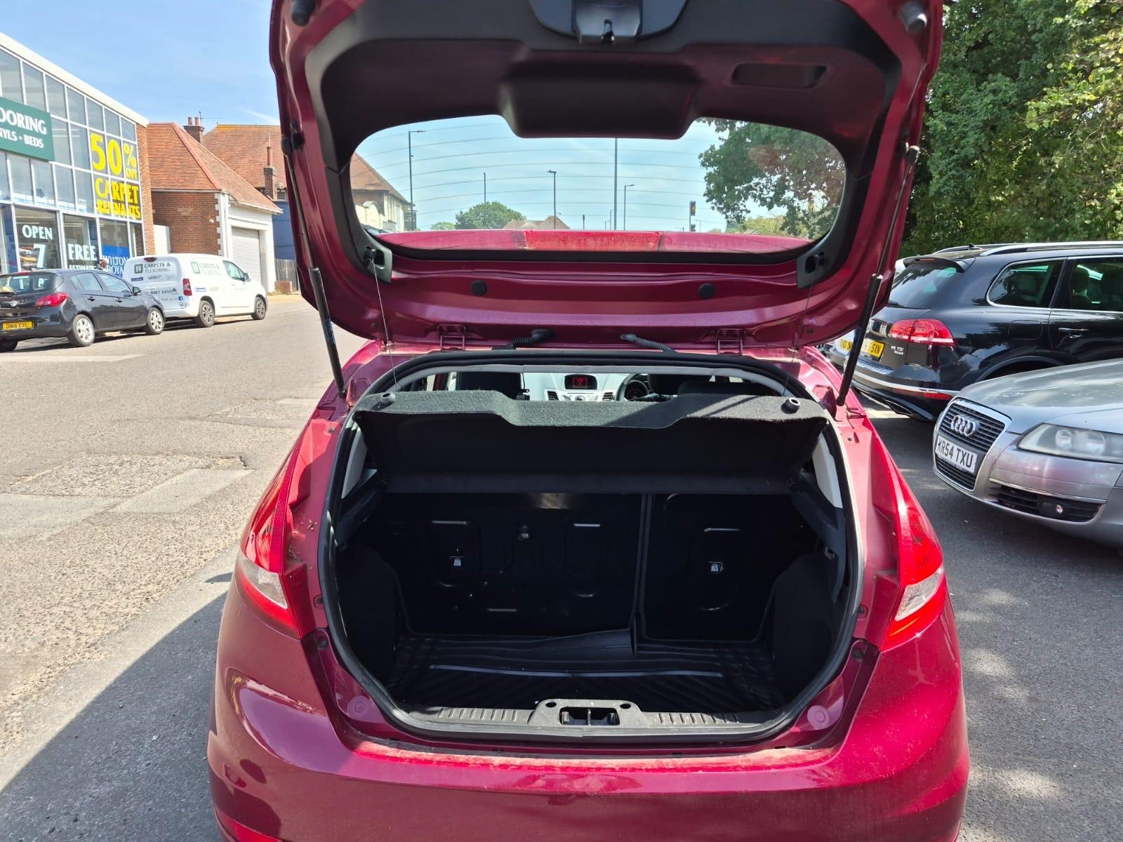 Ford Fiesta view 12
