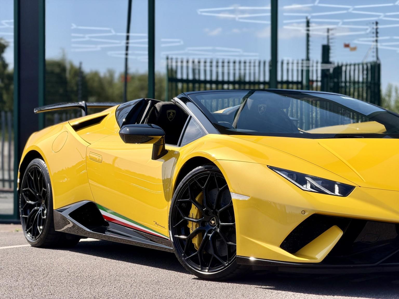 Lamborghini Huracan view 11