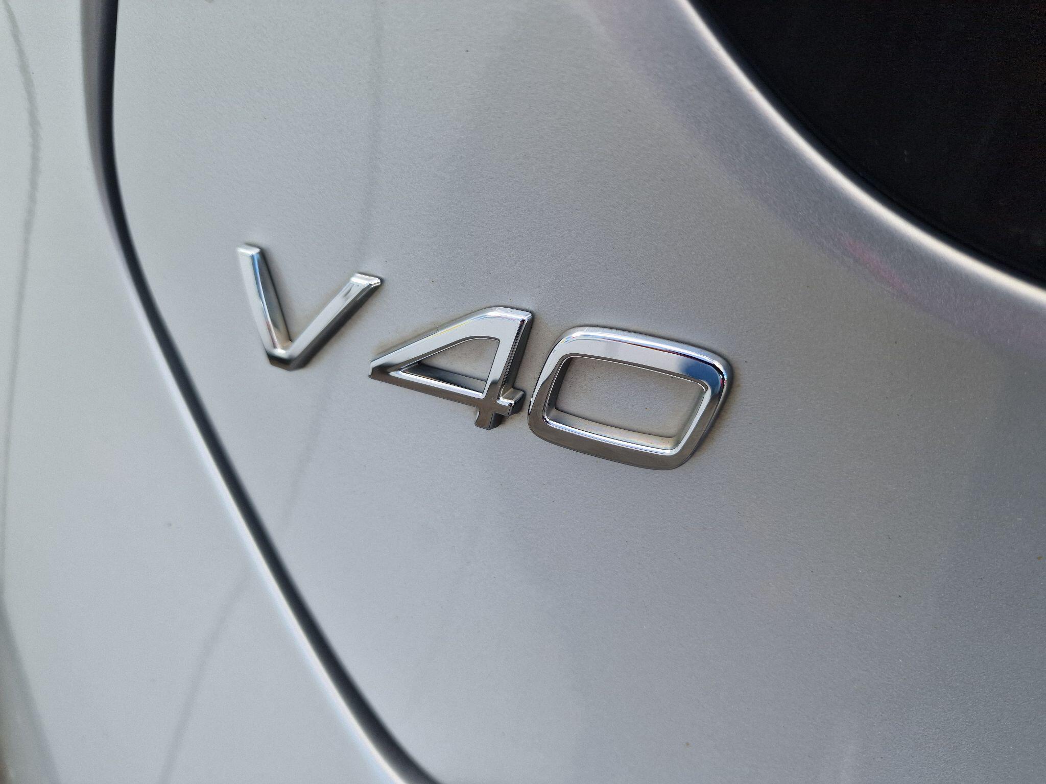 Volvo V40 Cross Country view 57