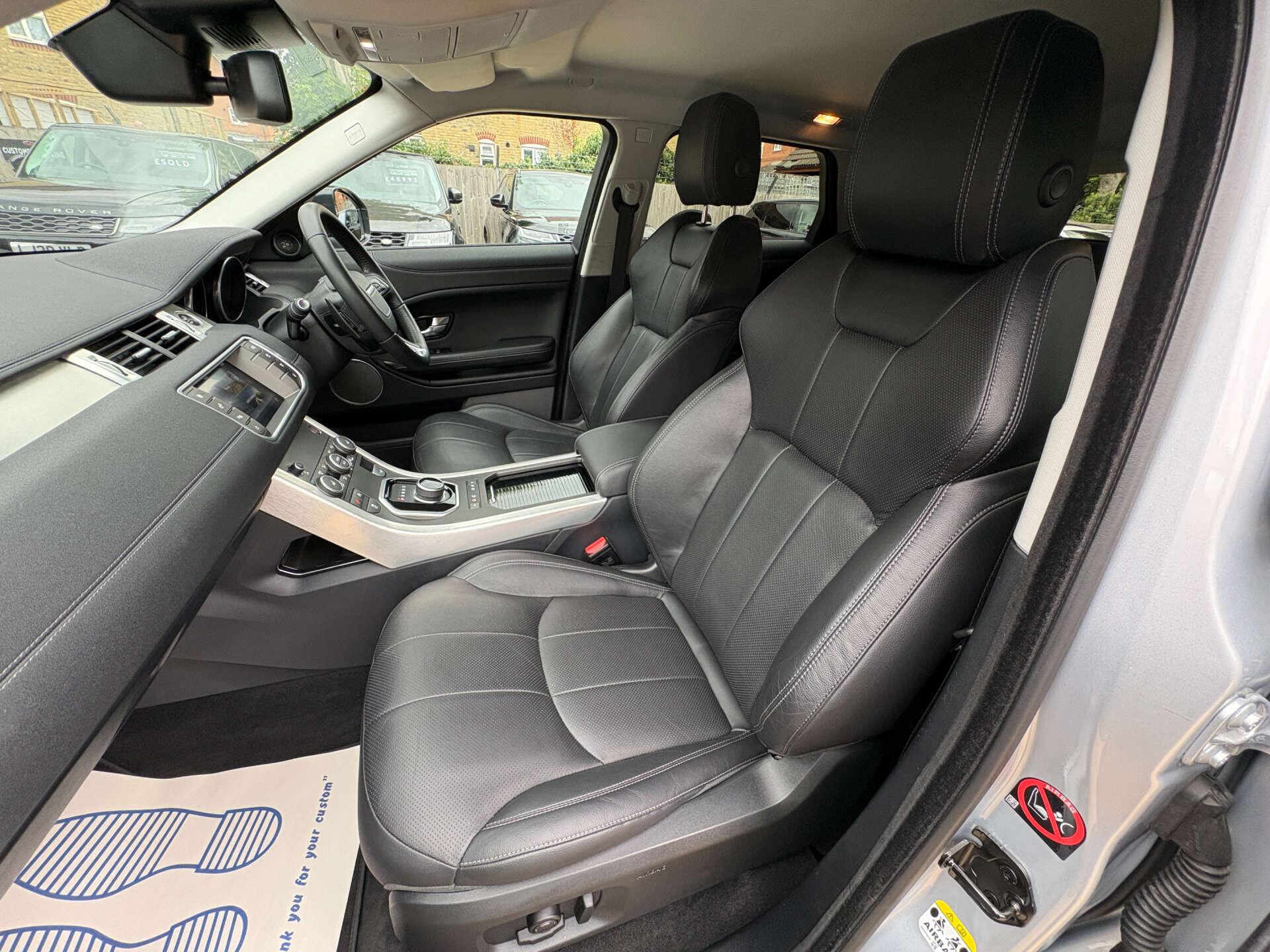 Land Rover Range Rover Evoque view 31