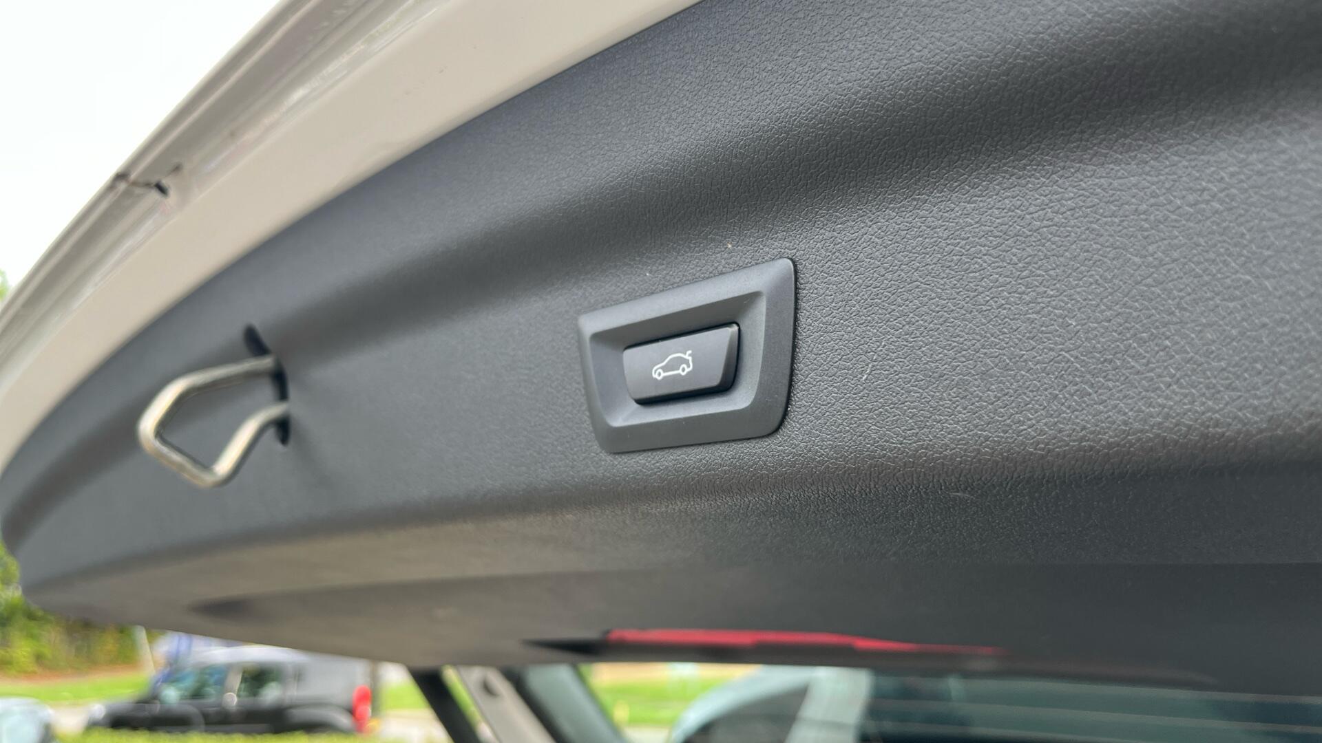 BMW iX1 view 27