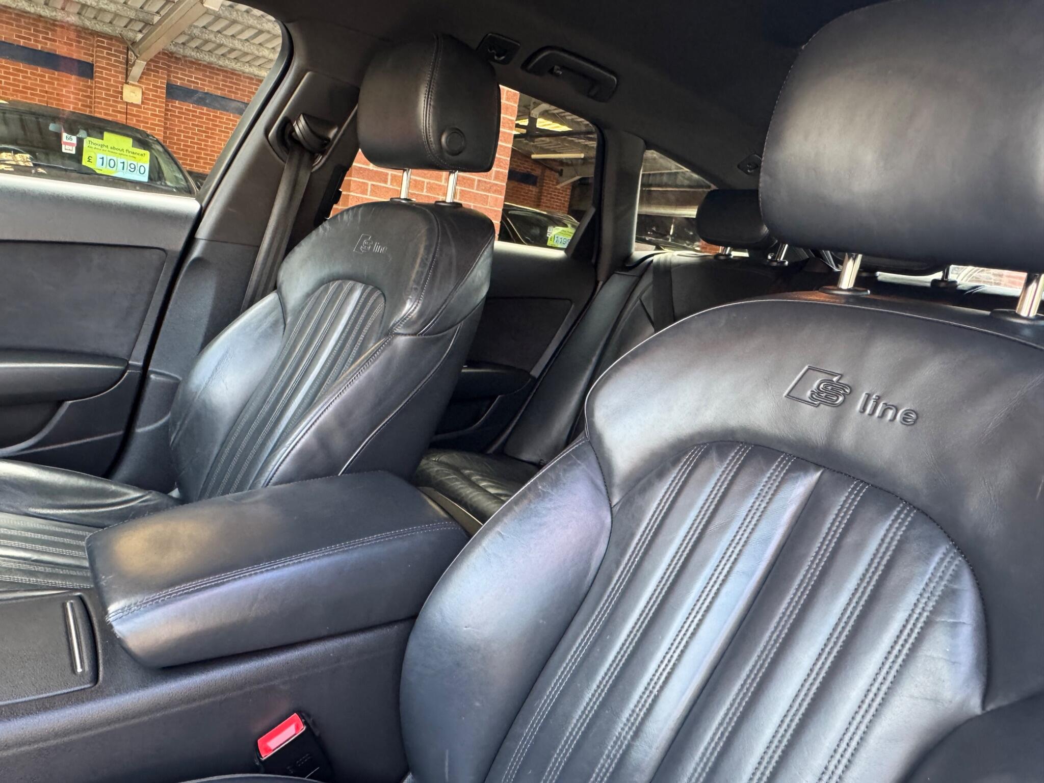 Audi A6 Avant view 8