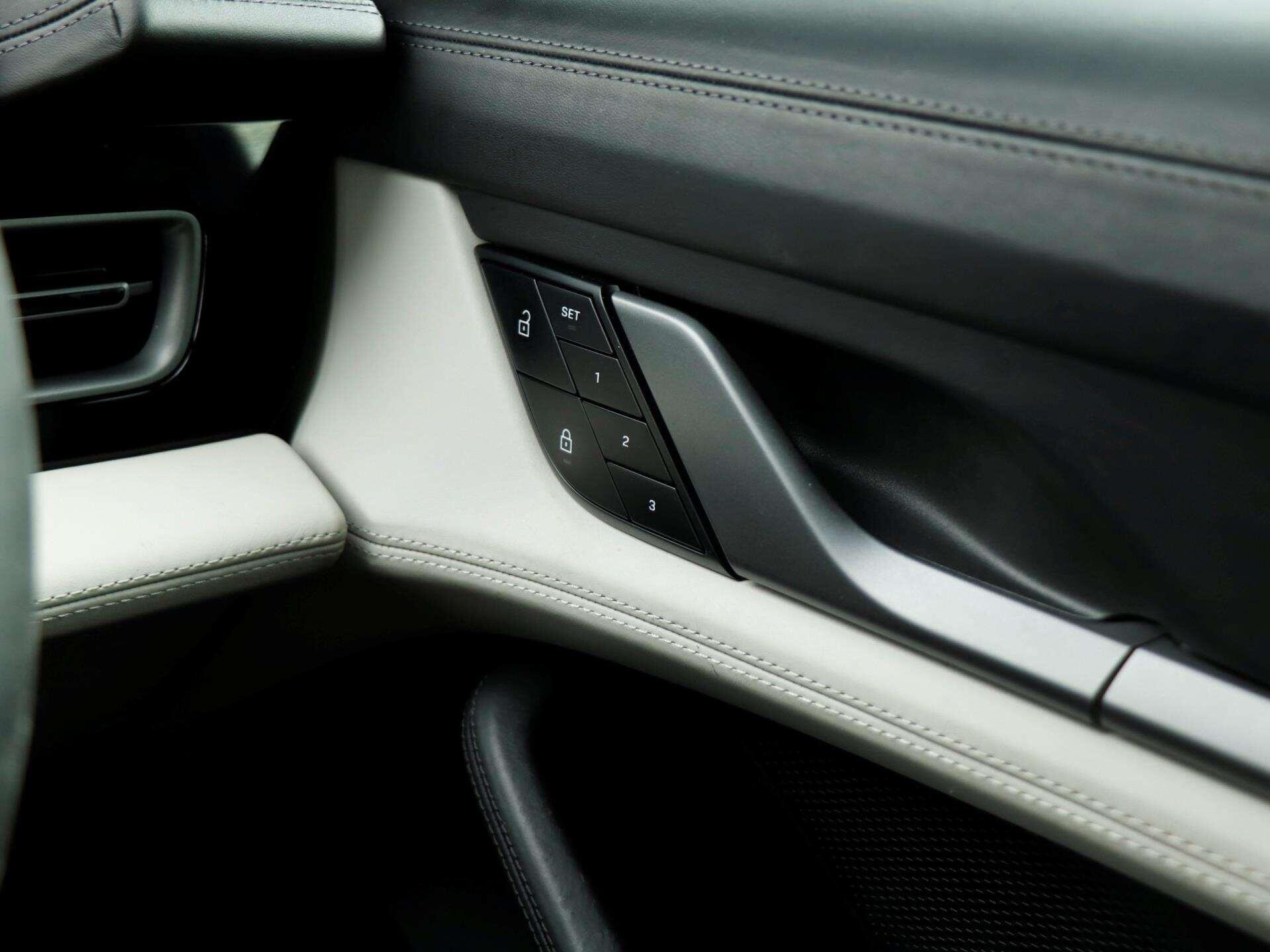 Porsche Taycan view 21