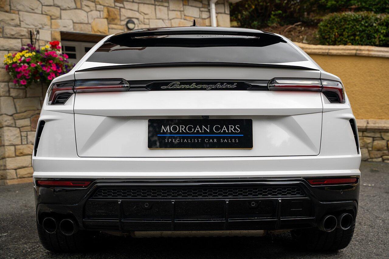 Lamborghini Urus view 19