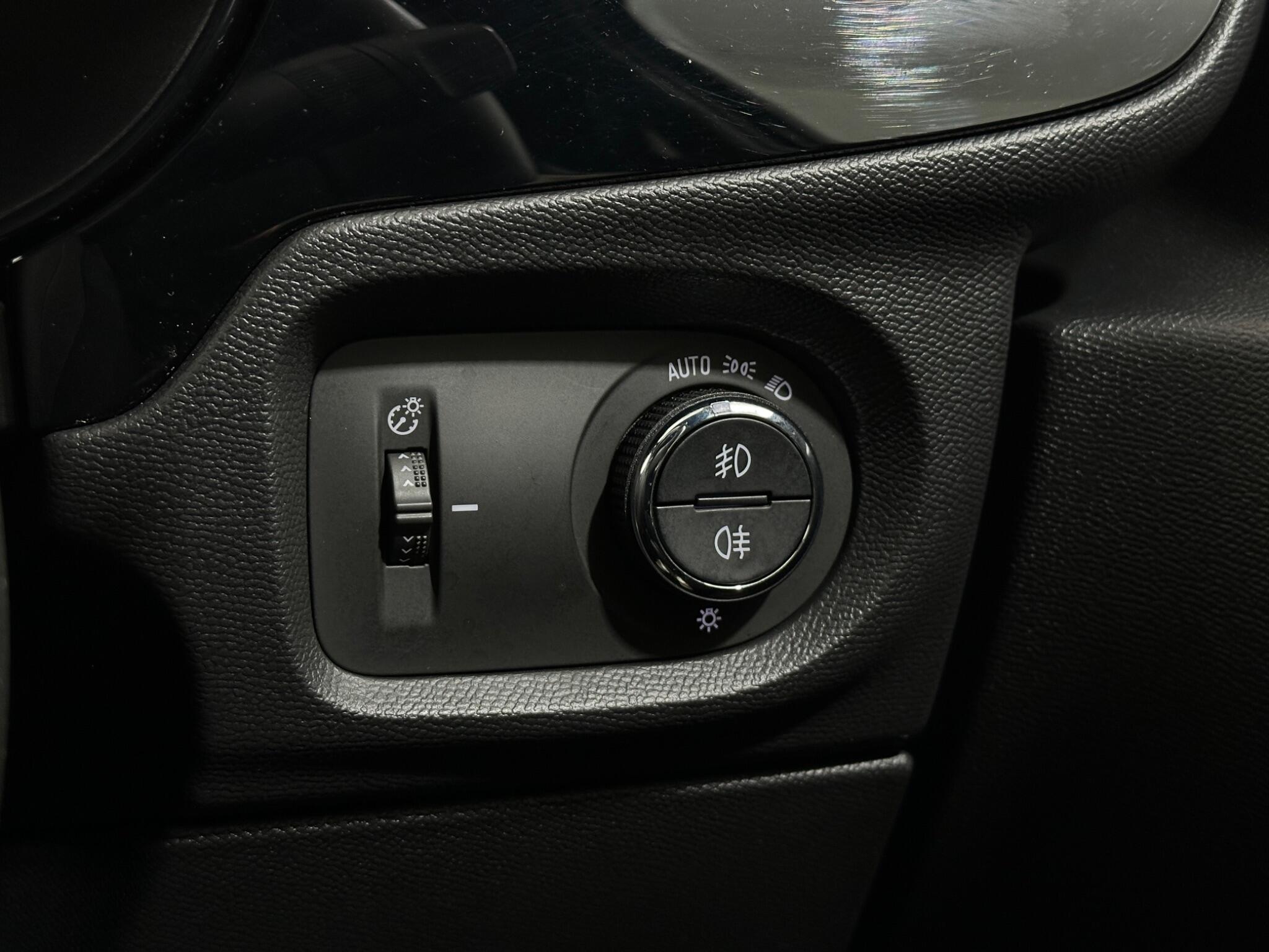 Vauxhall Corsa view 18