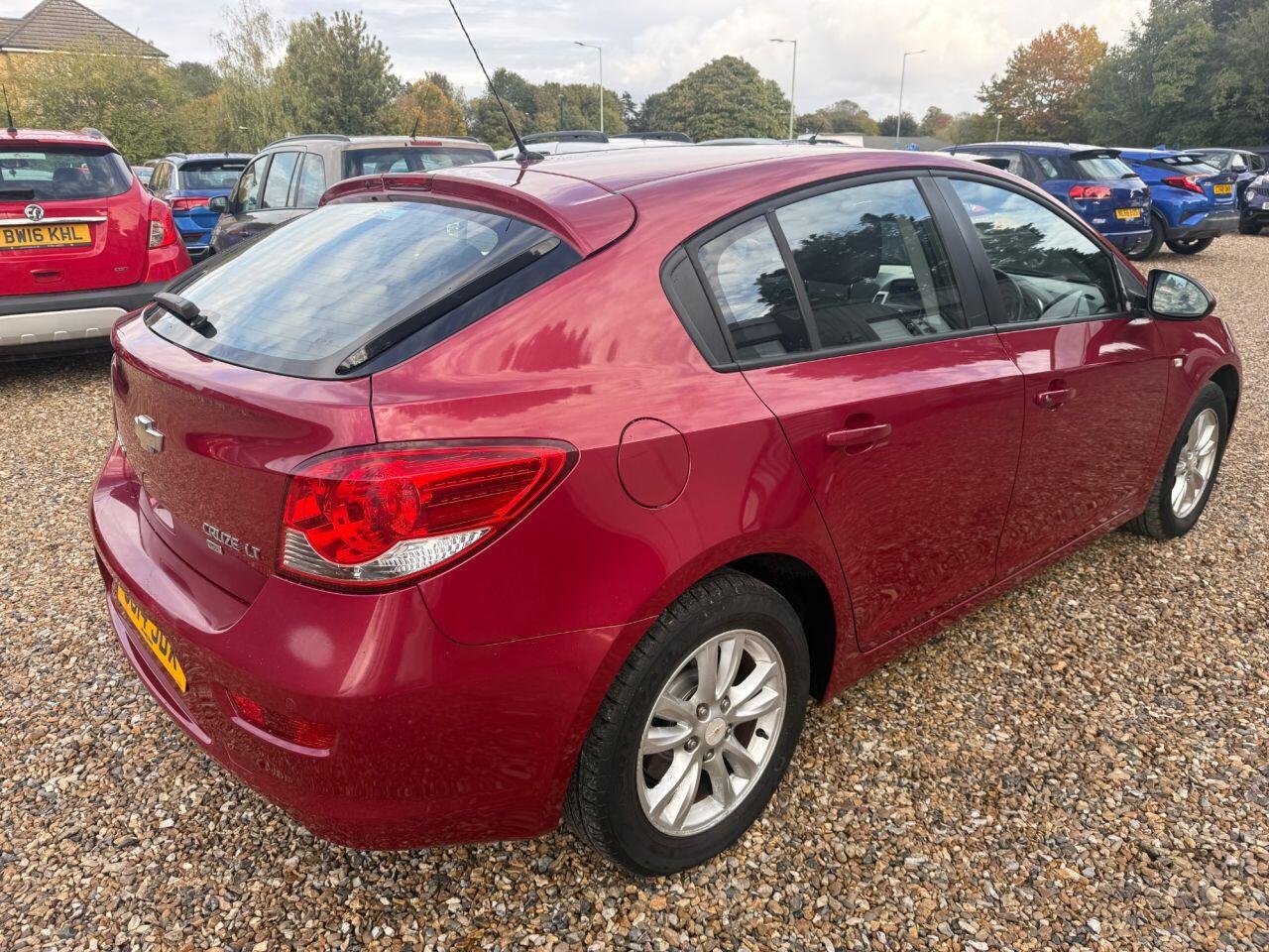 Chevrolet Cruze view 7