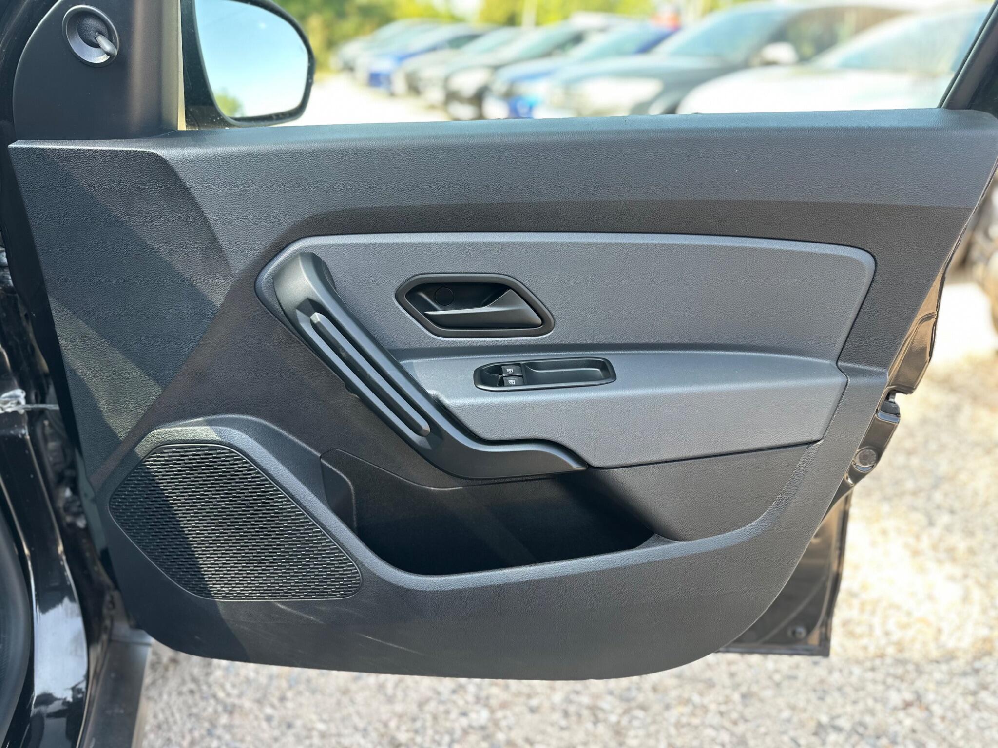 Dacia Duster view 49