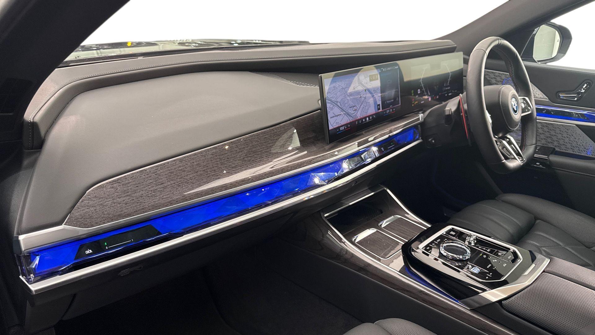 BMW 7 Series view 7