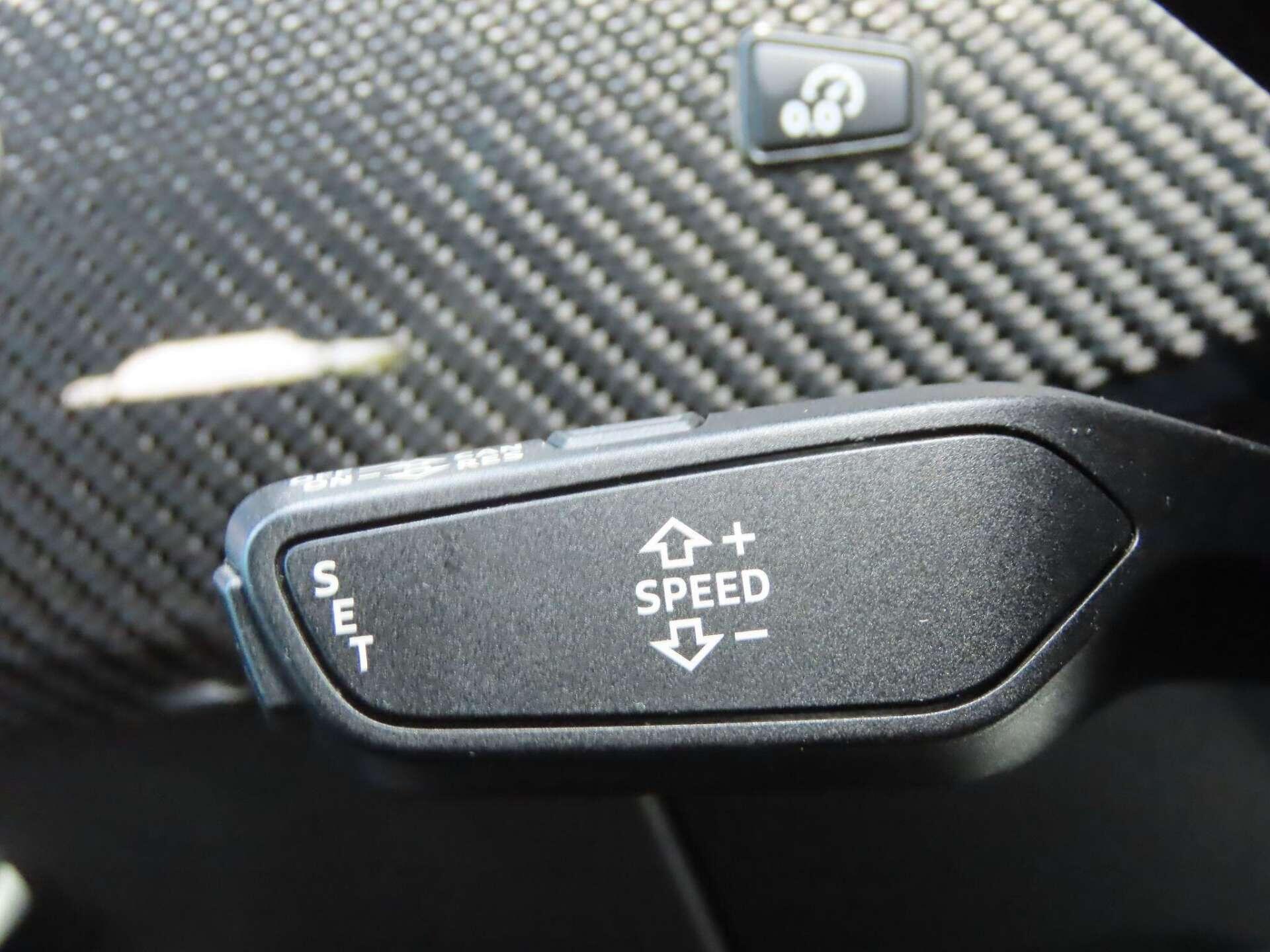 Audi RS4 view 21