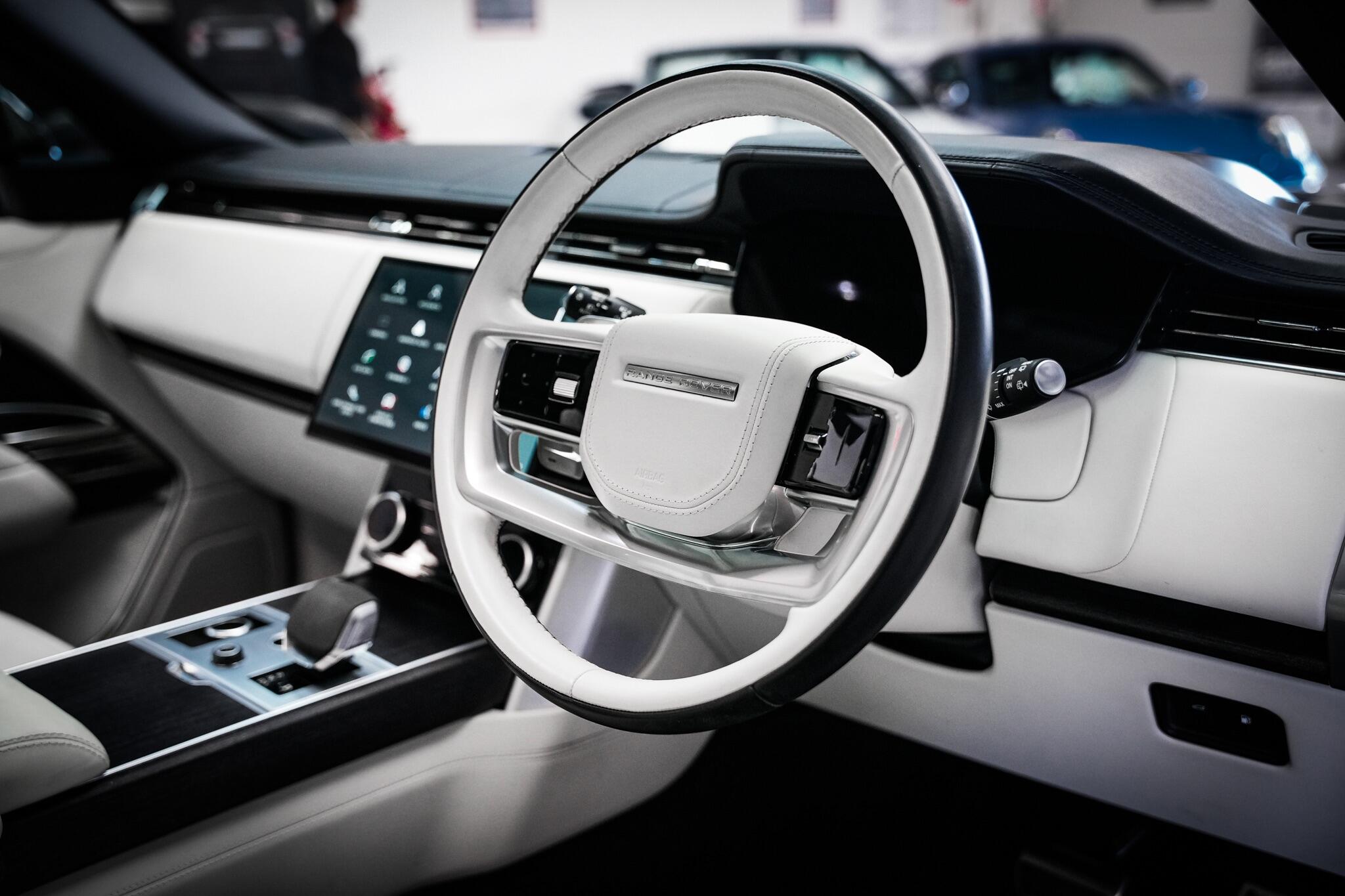 Land Rover Range Rover view 19