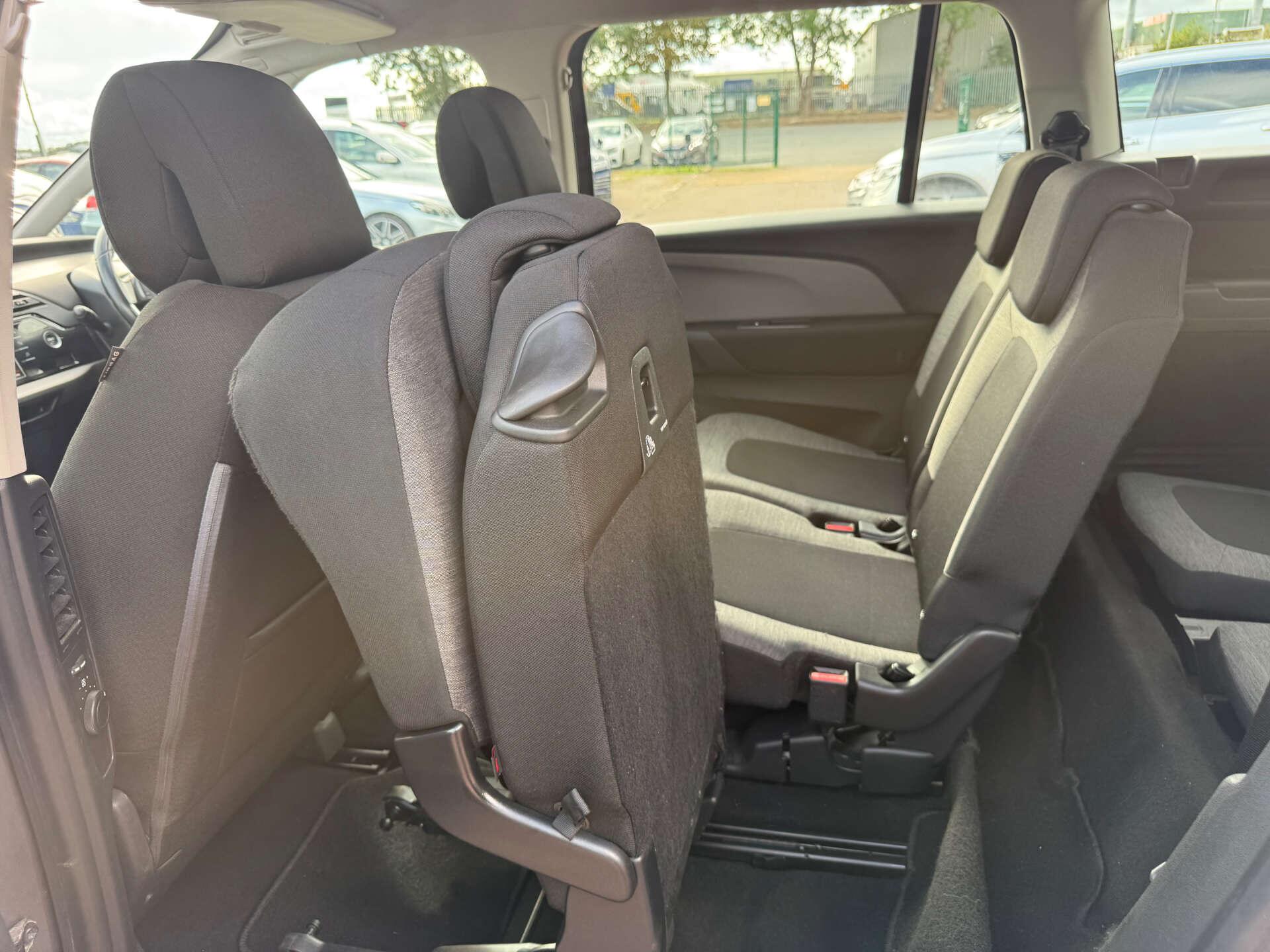 Citroen Grand C4 Picasso view 70