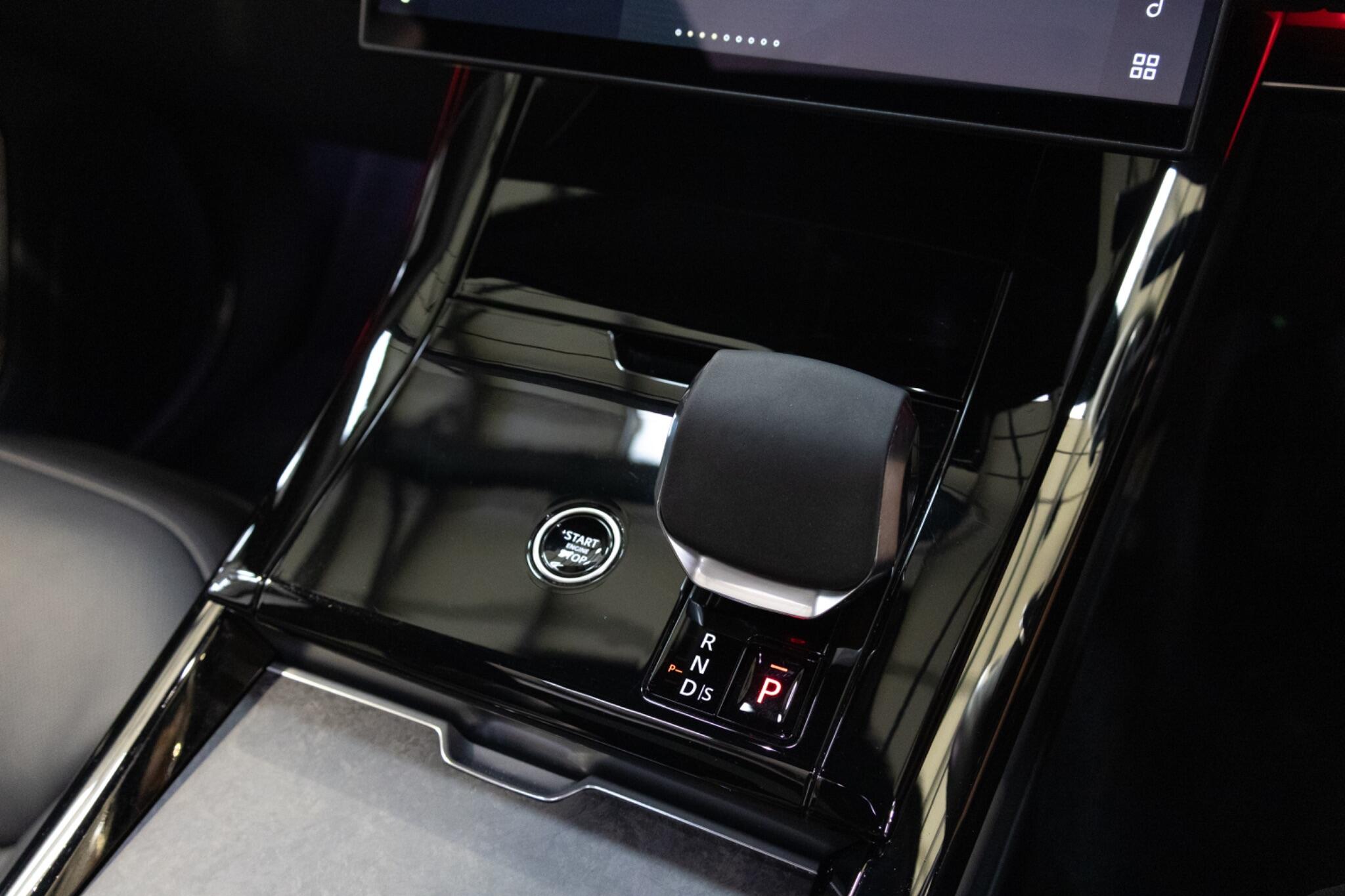Land Rover Range Rover Sport view 41