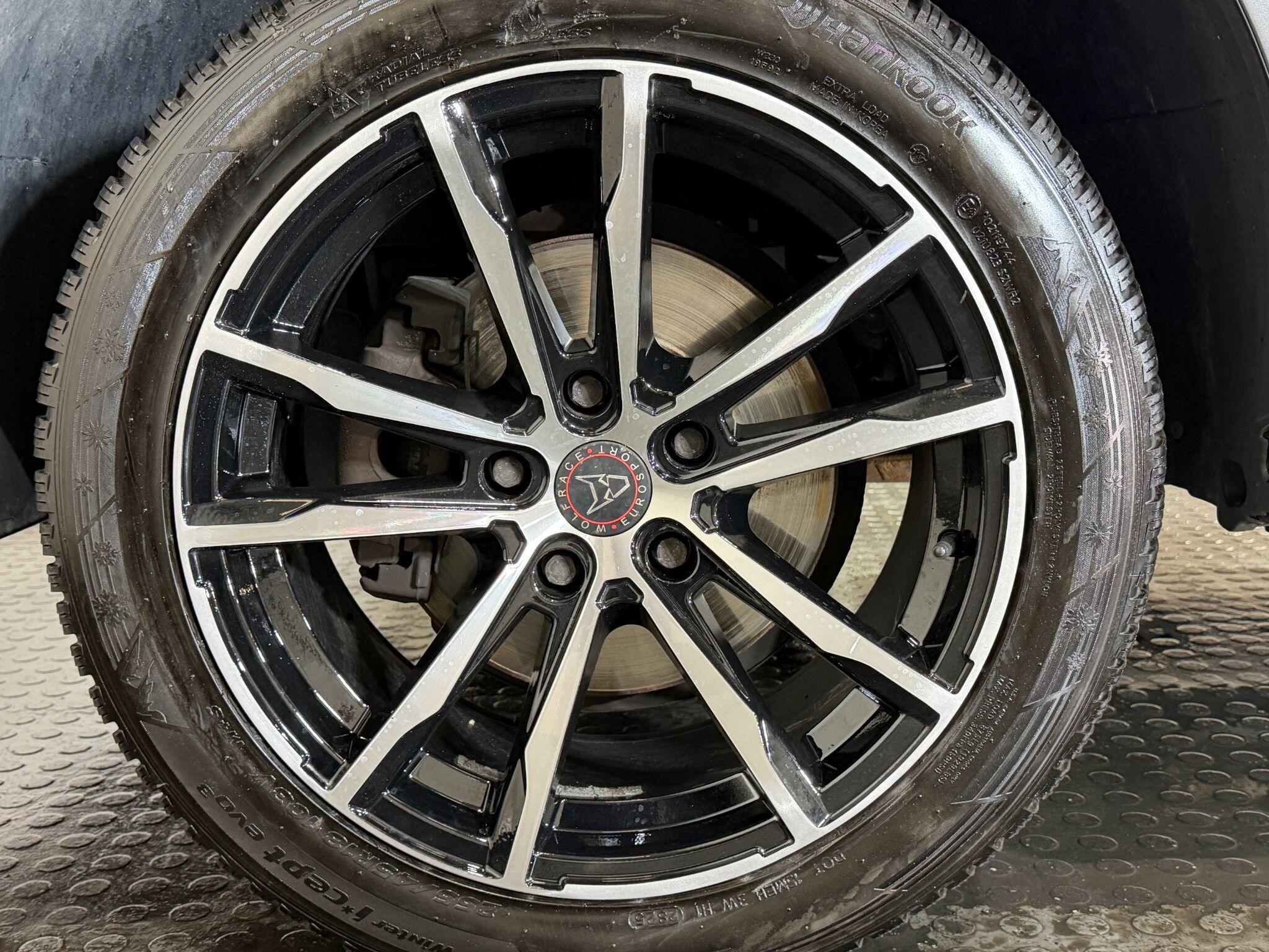 Volkswagen Transporter view 26