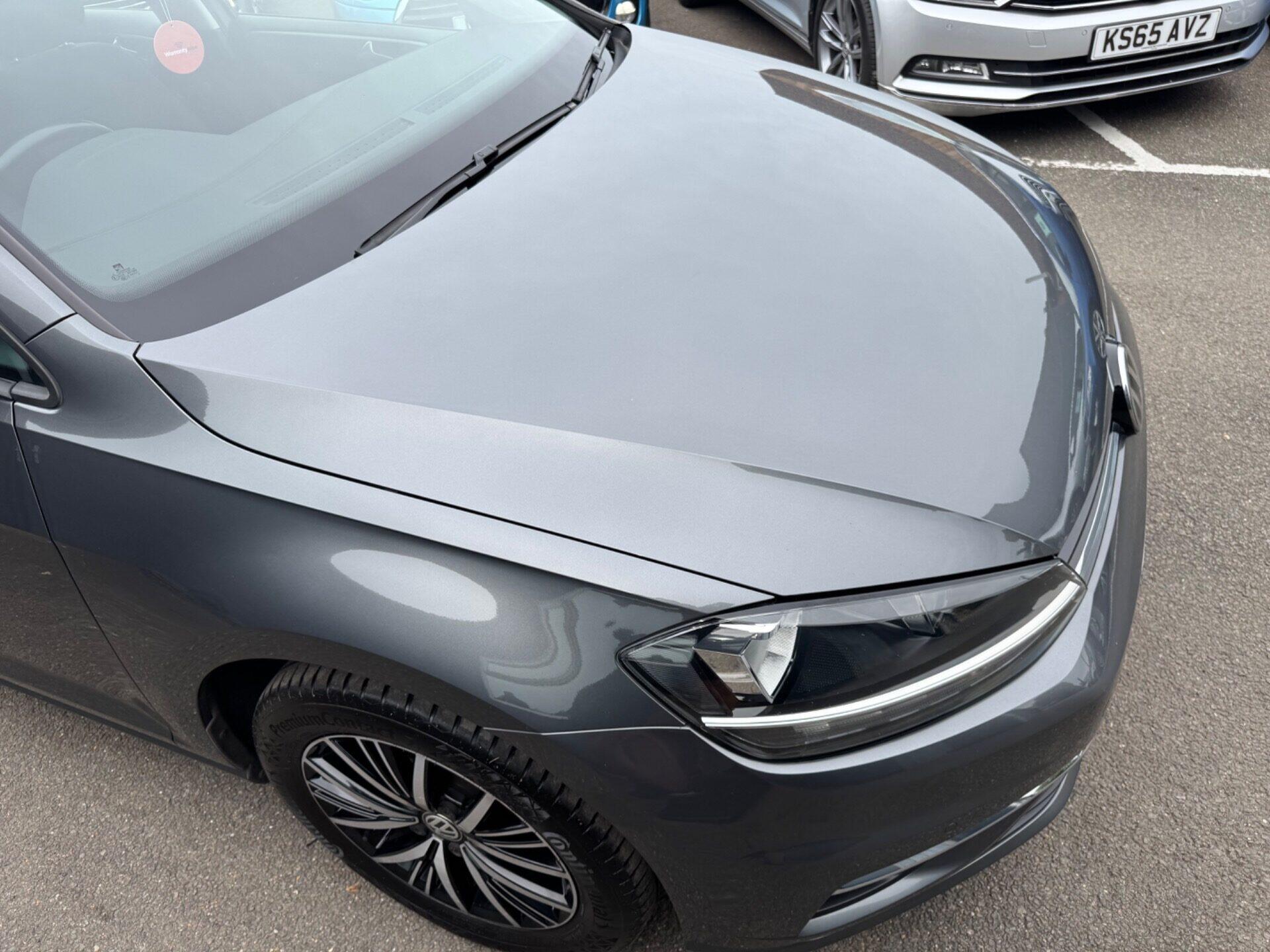 Volkswagen Golf view 18