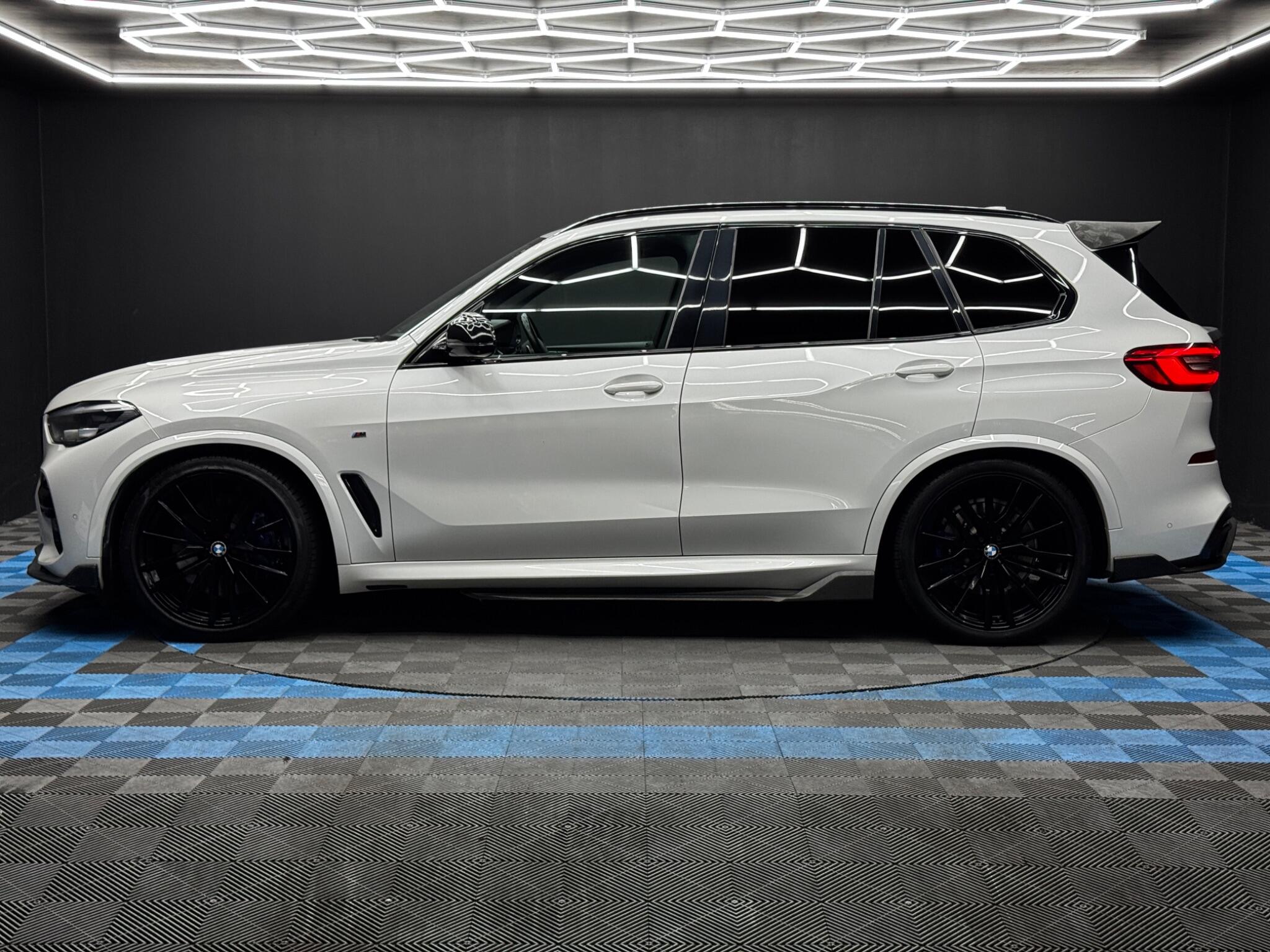 BMW X5 view 8