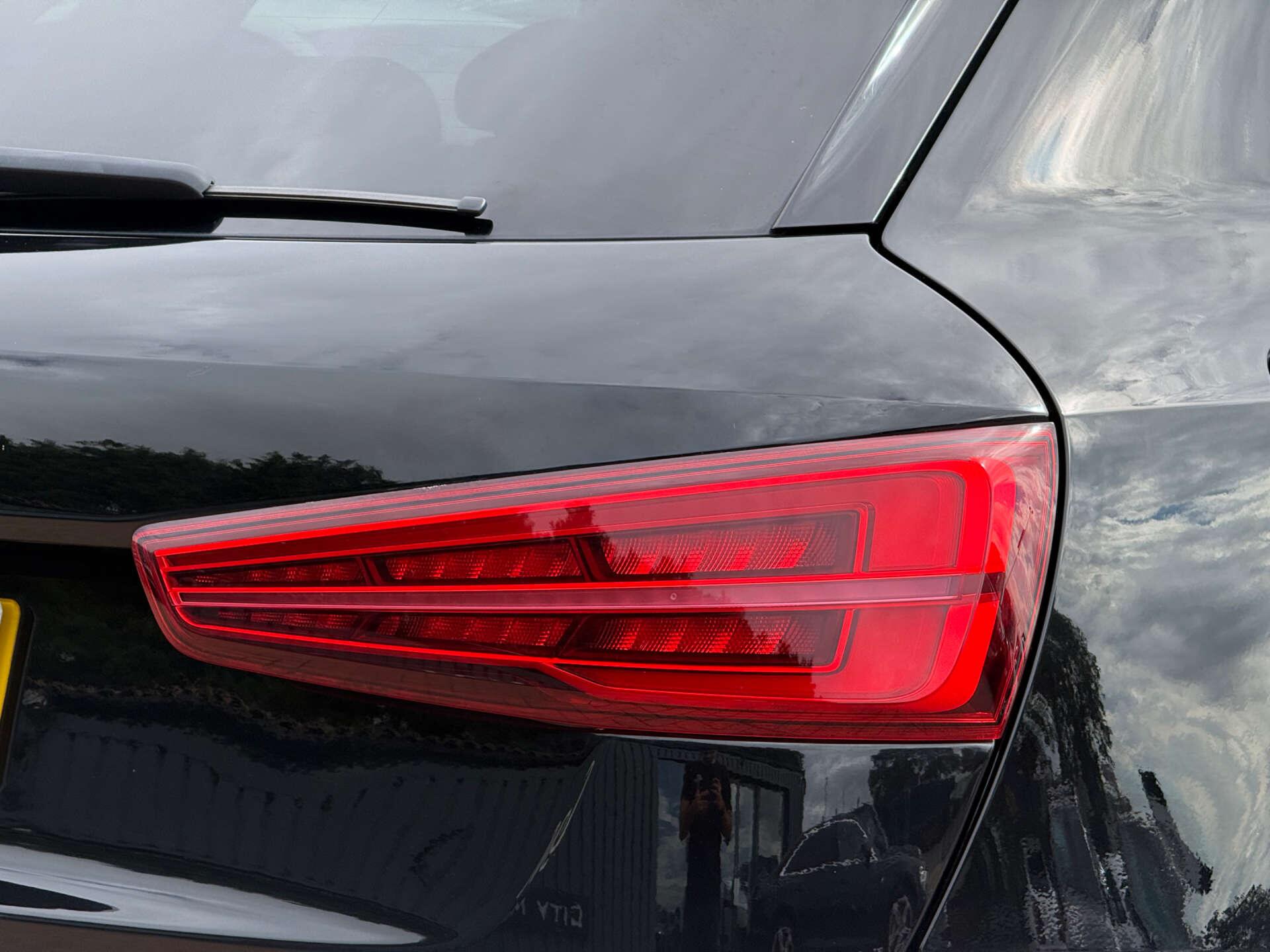 Audi Q3 view 23