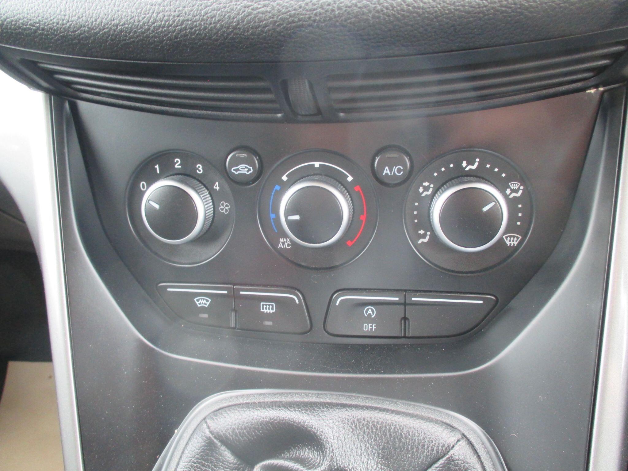 Ford Kuga view 37