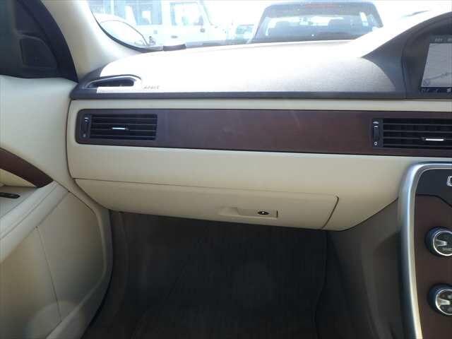 Volvo XC70 view 17