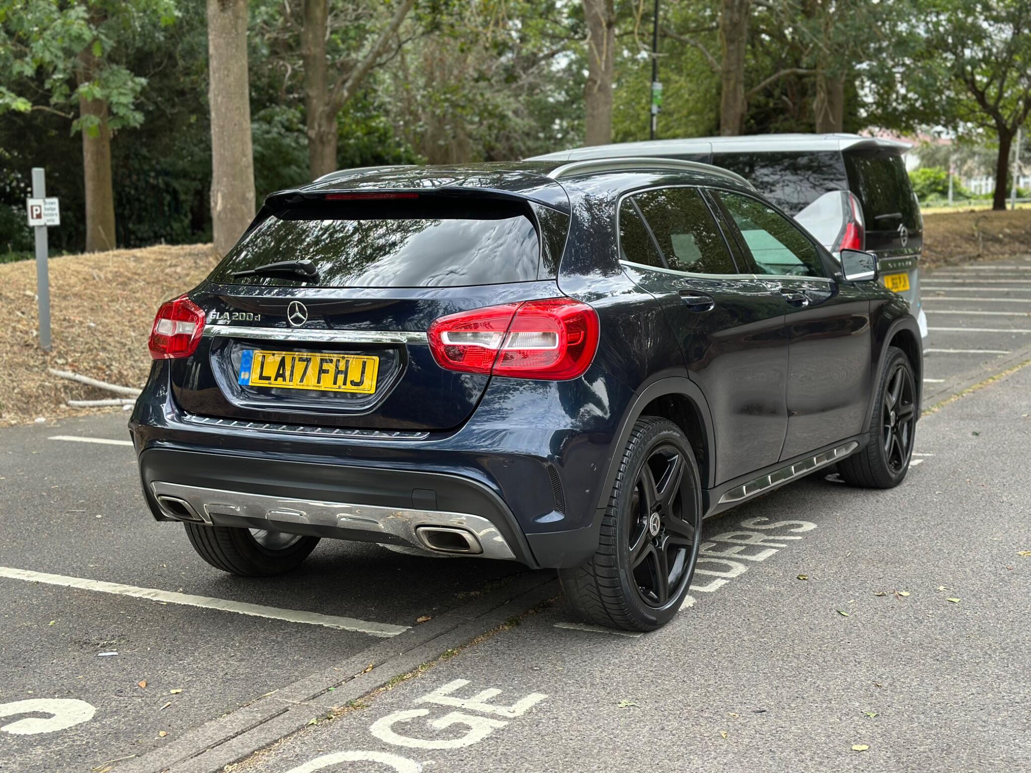 Mercedes-Benz Gla view 4