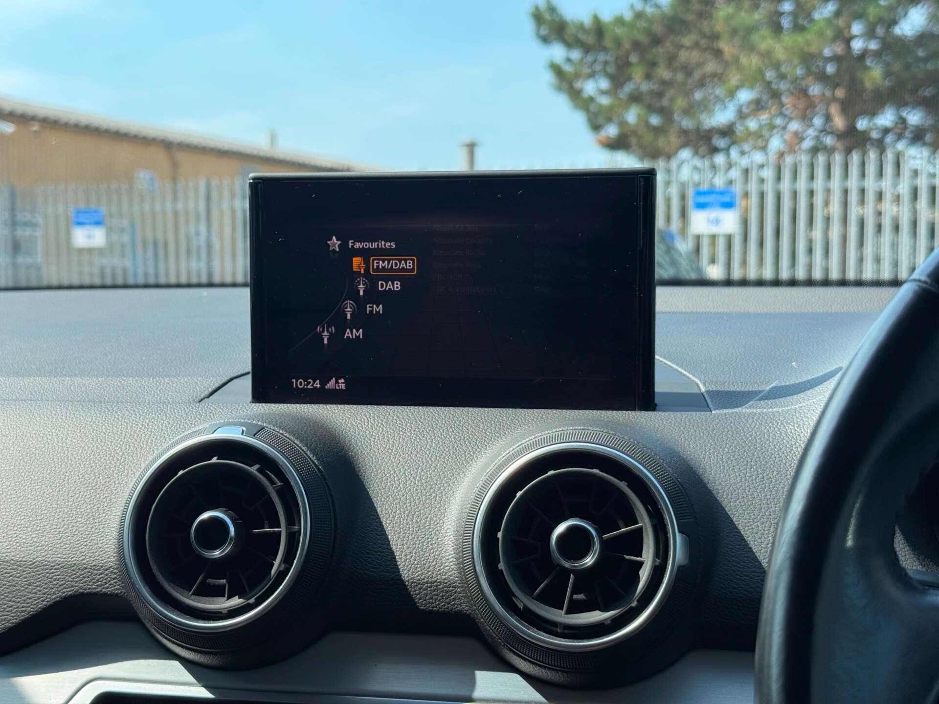 Audi Q2 view 70