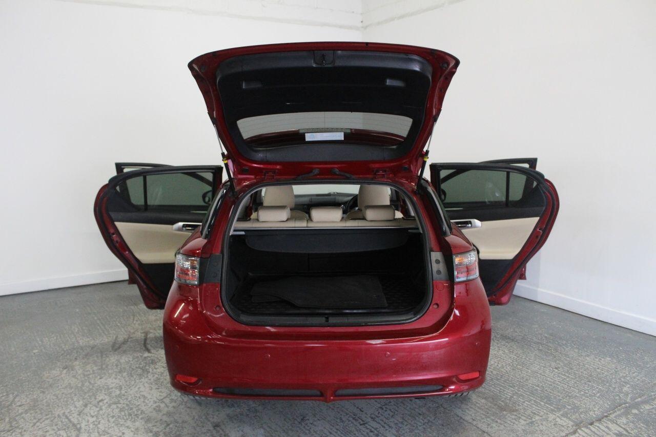 Lexus CT view 23