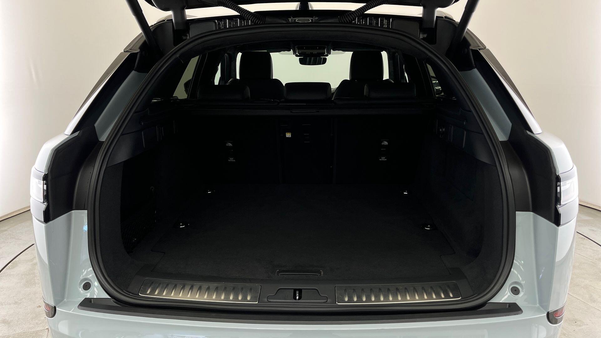 Land Rover Range Rover Velar view 10