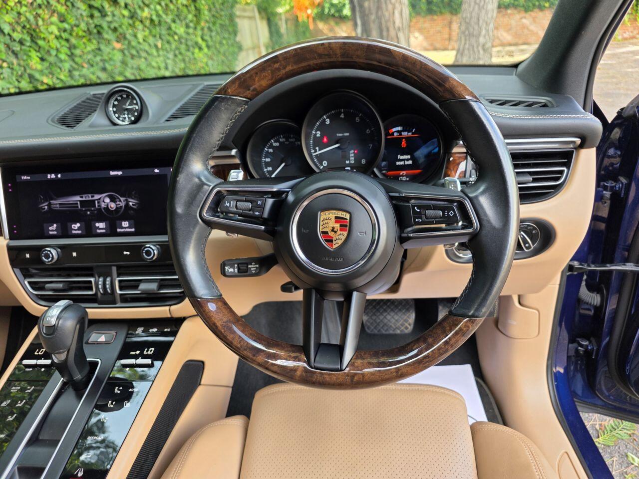 Porsche Macan view 8
