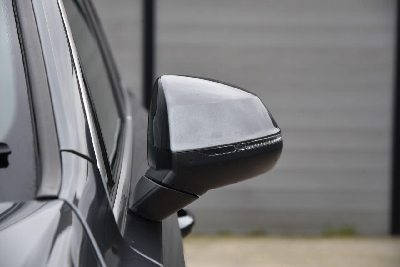 Audi Q7 view 15