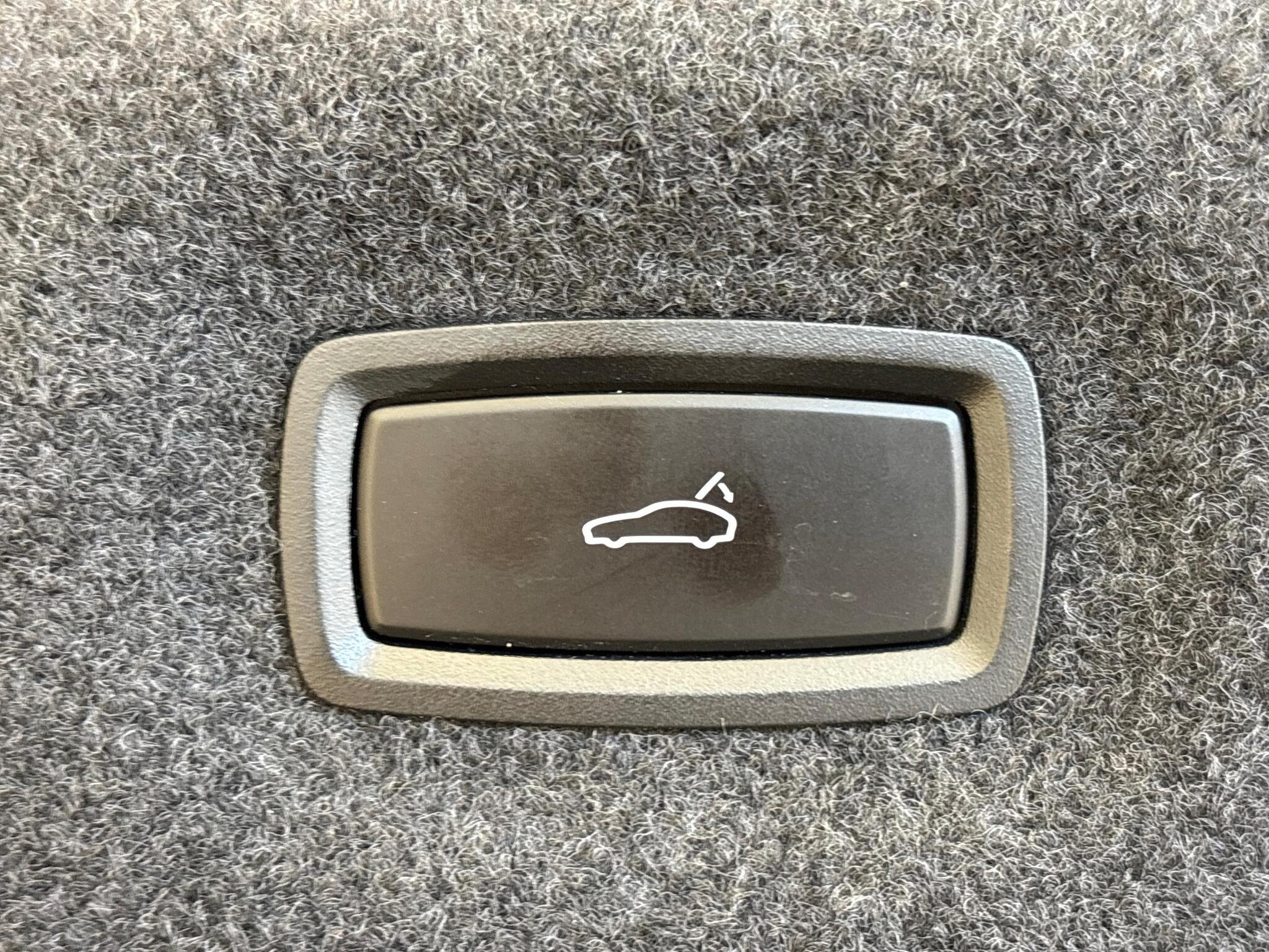 Porsche Taycan view 39