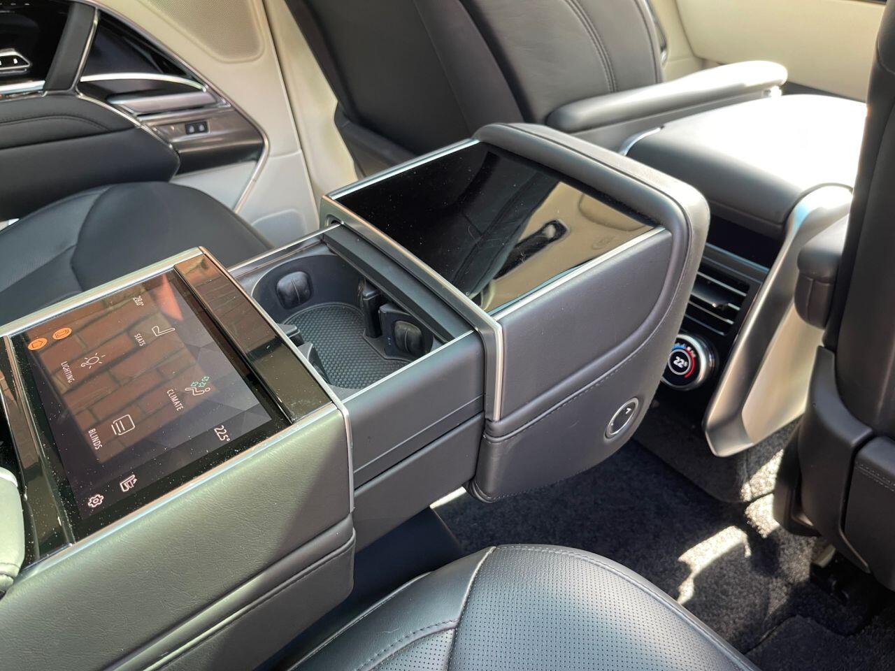 Land Rover Range Rover view 34