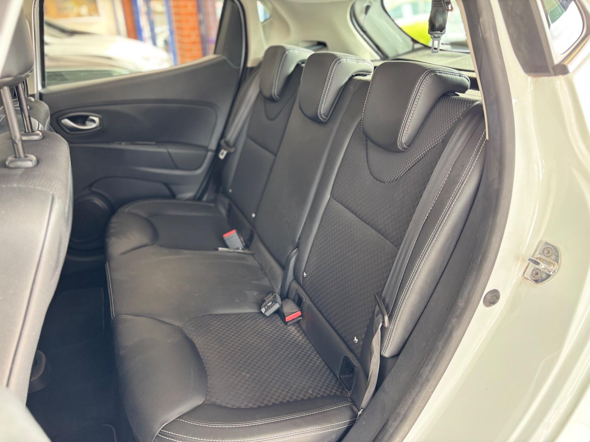Renault Clio view 13