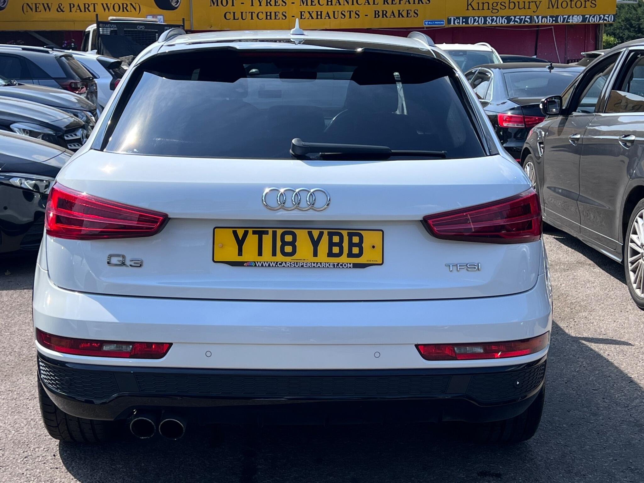 Audi Q3 view 12