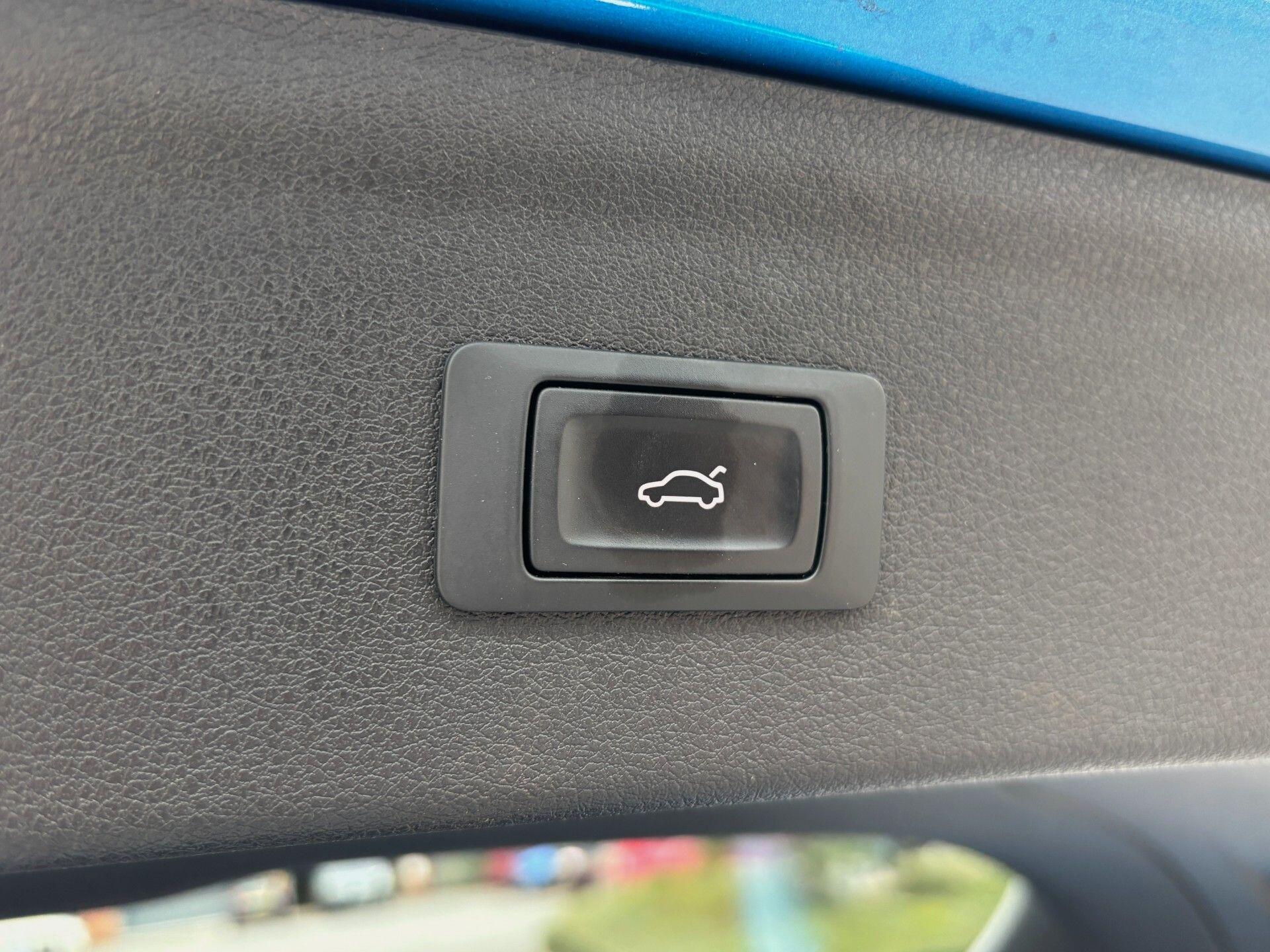 Audi Q3 view 33