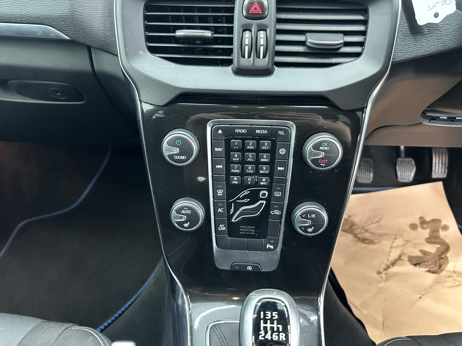 Volvo V40 view 33